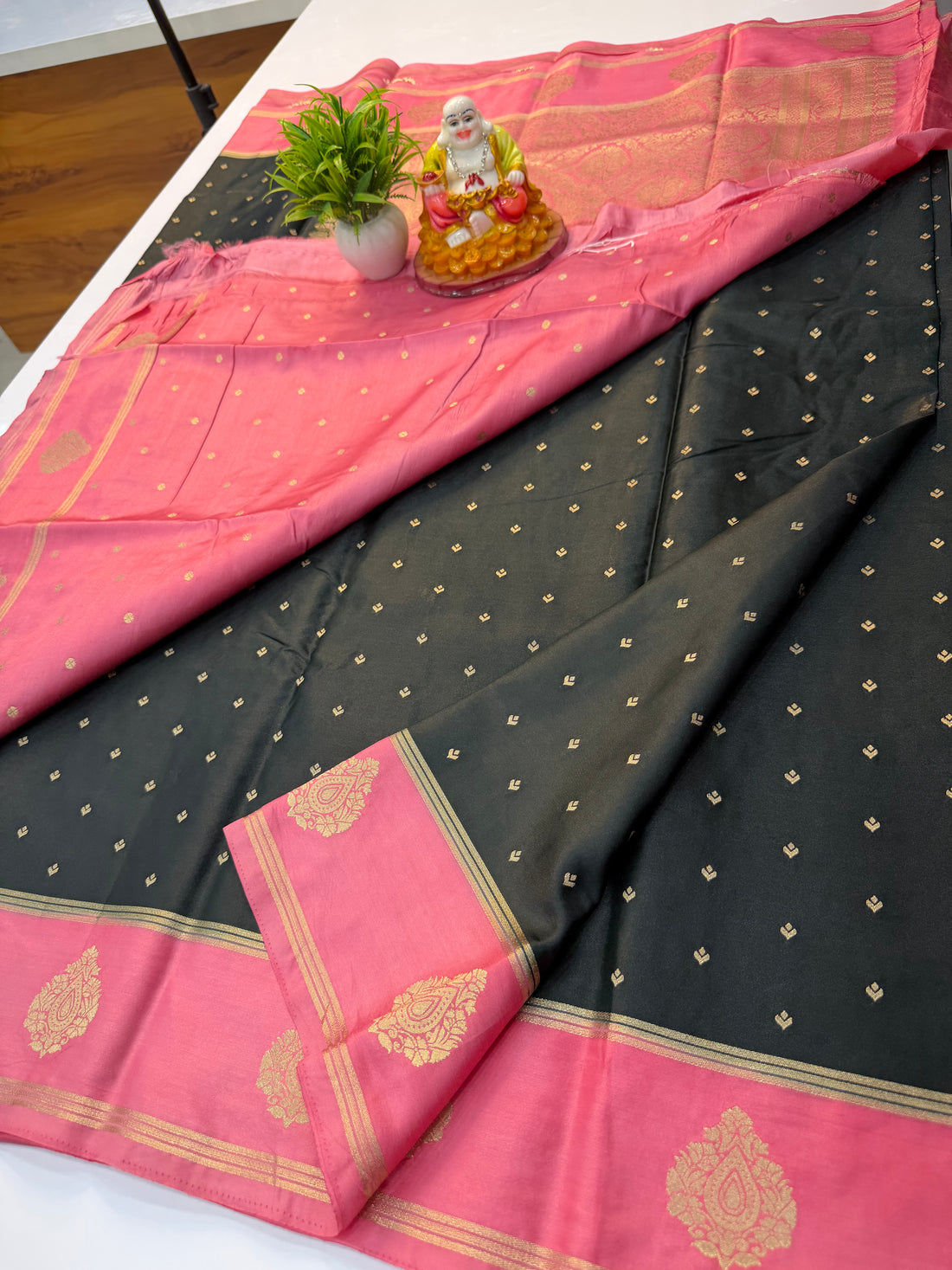 Premium Gajji Silk Saree with Buttas & Rich Pallu