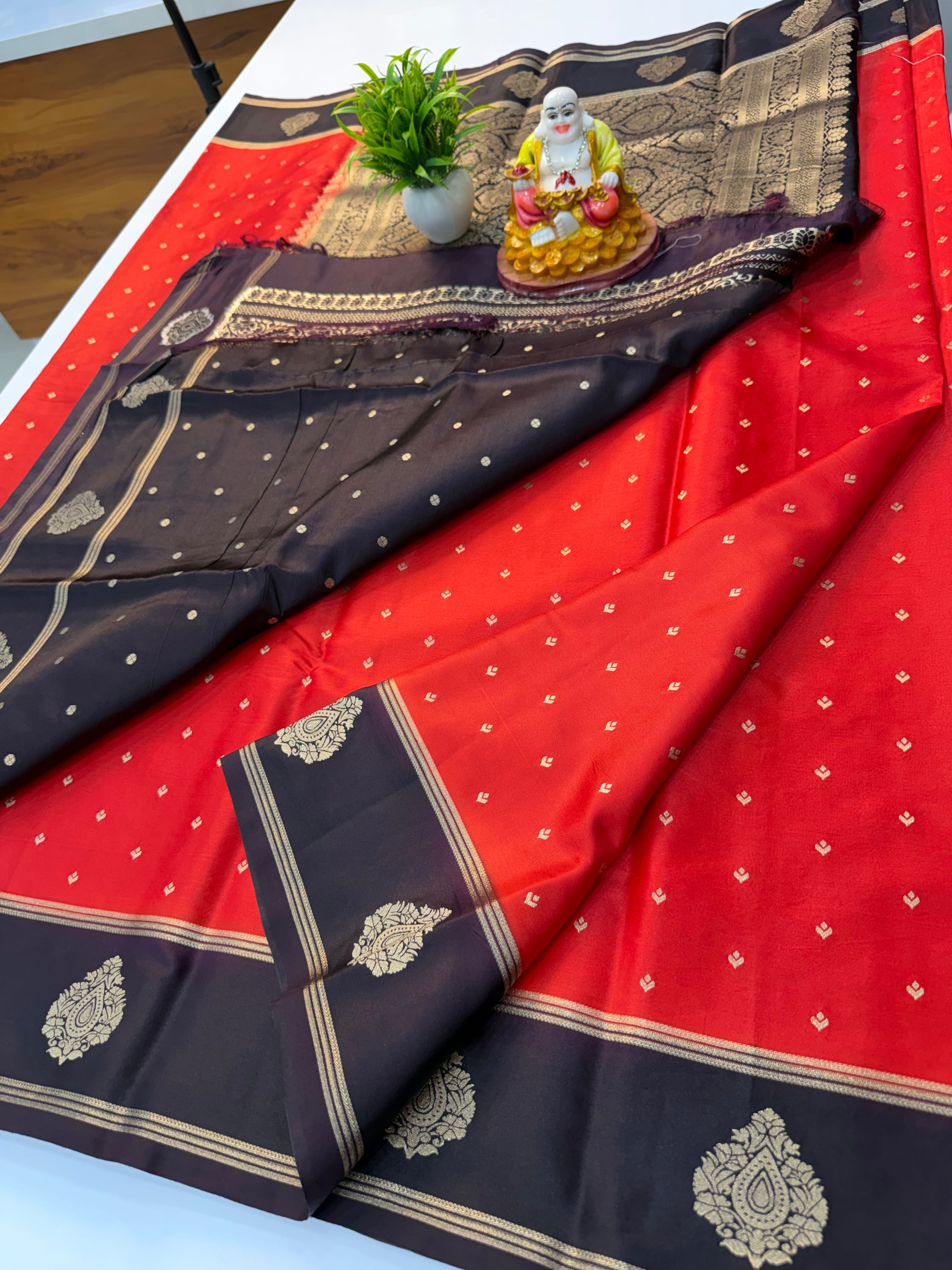 Premium Gajji Silk Saree with Buttas & Rich Pallu