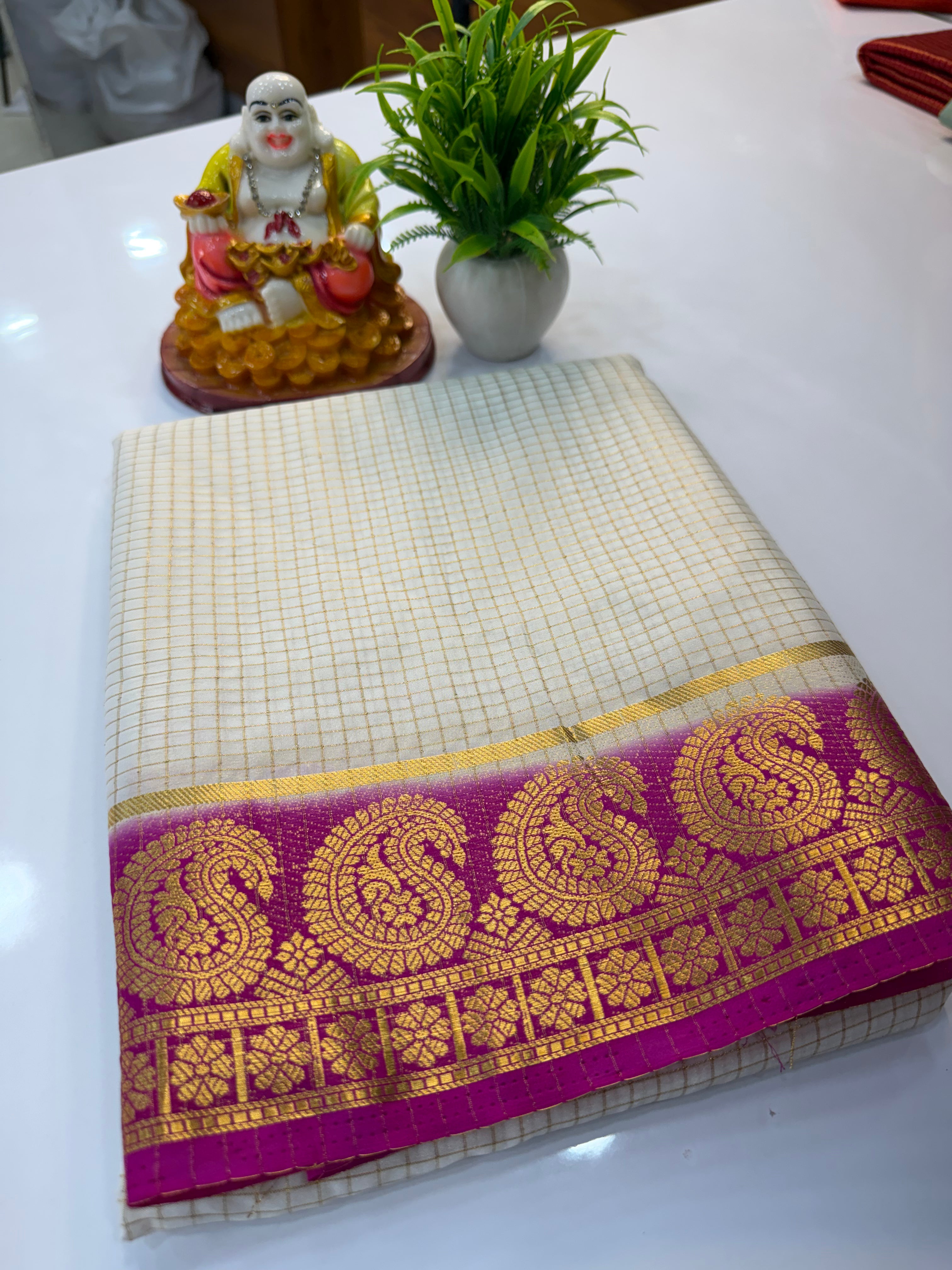 Mysore Crepe Silk Saree with Mango Border Checks Pattern | Padmavathi Silks and Sarees
