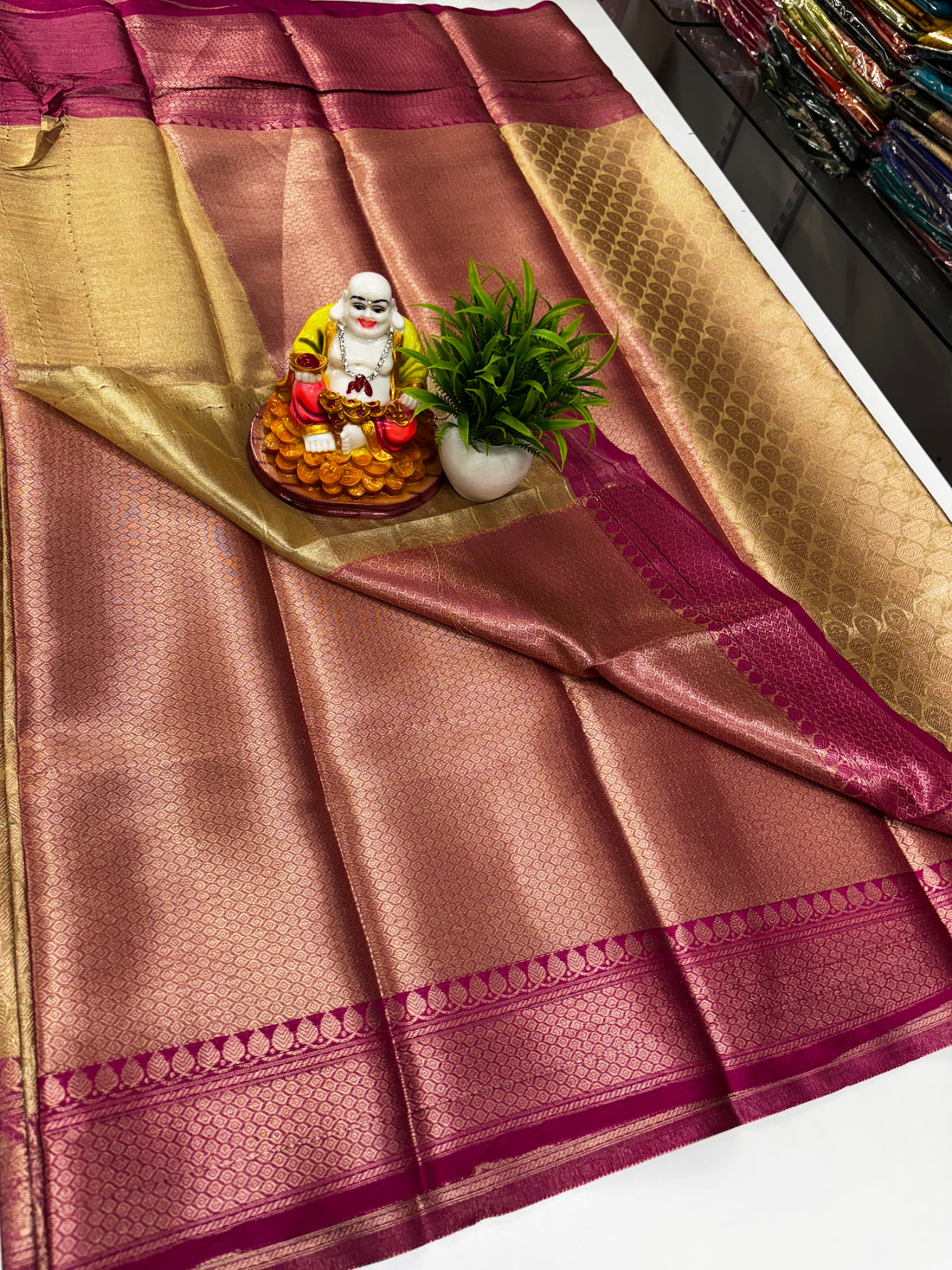 tissue saree with beautiful contrast border and brocade blouse