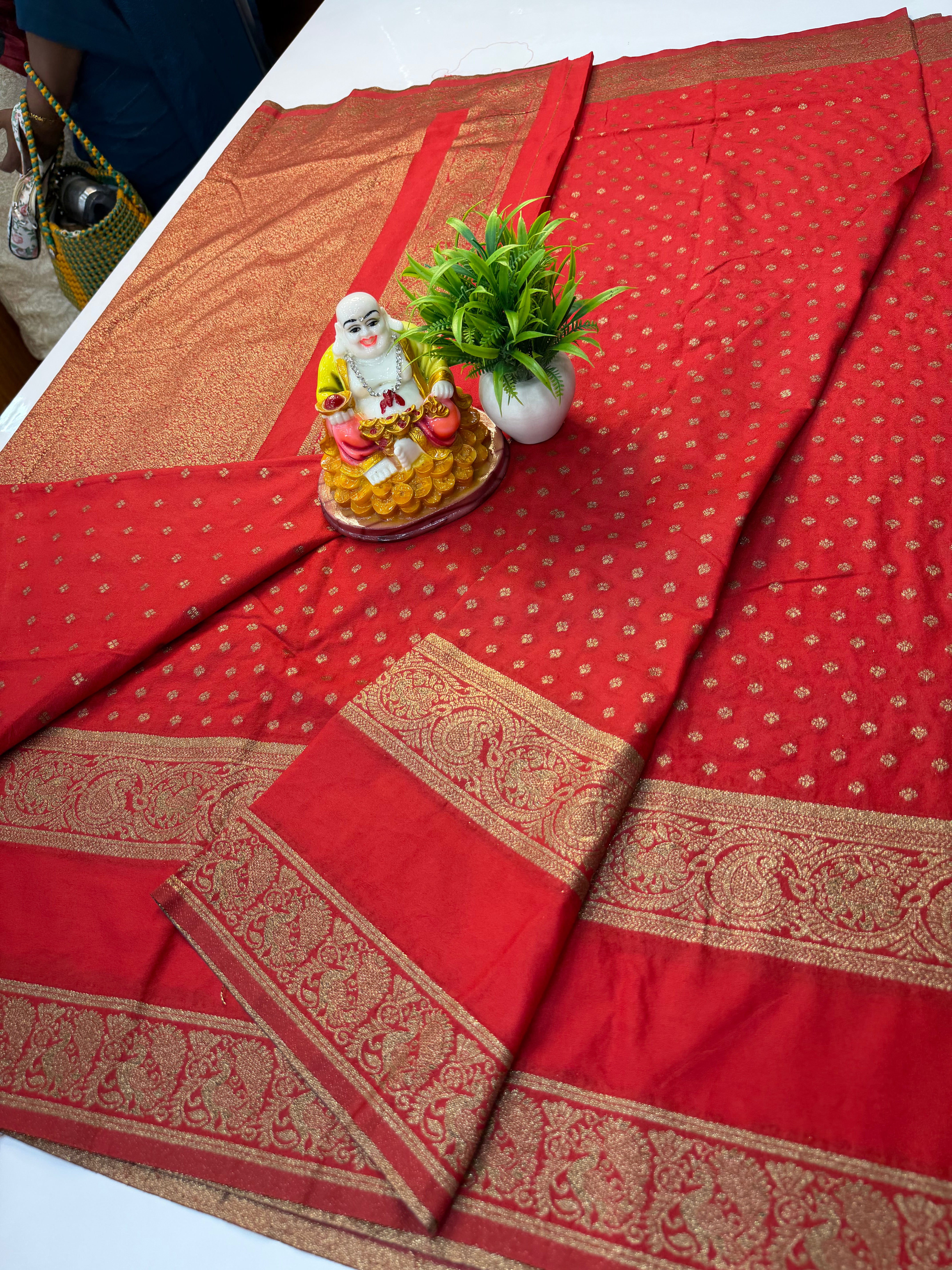 Premium Georgette Saree with Elegant Buttas & Rich Pallu