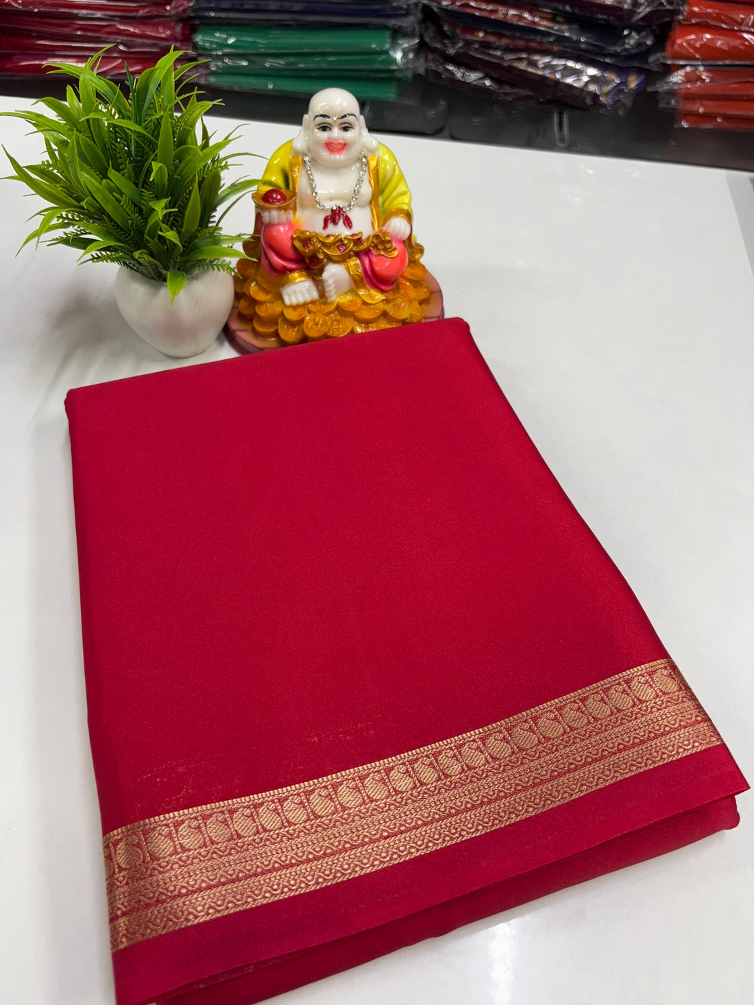 Mysore Crepe Silk Saree with Small Mango Border & Chit Pallu