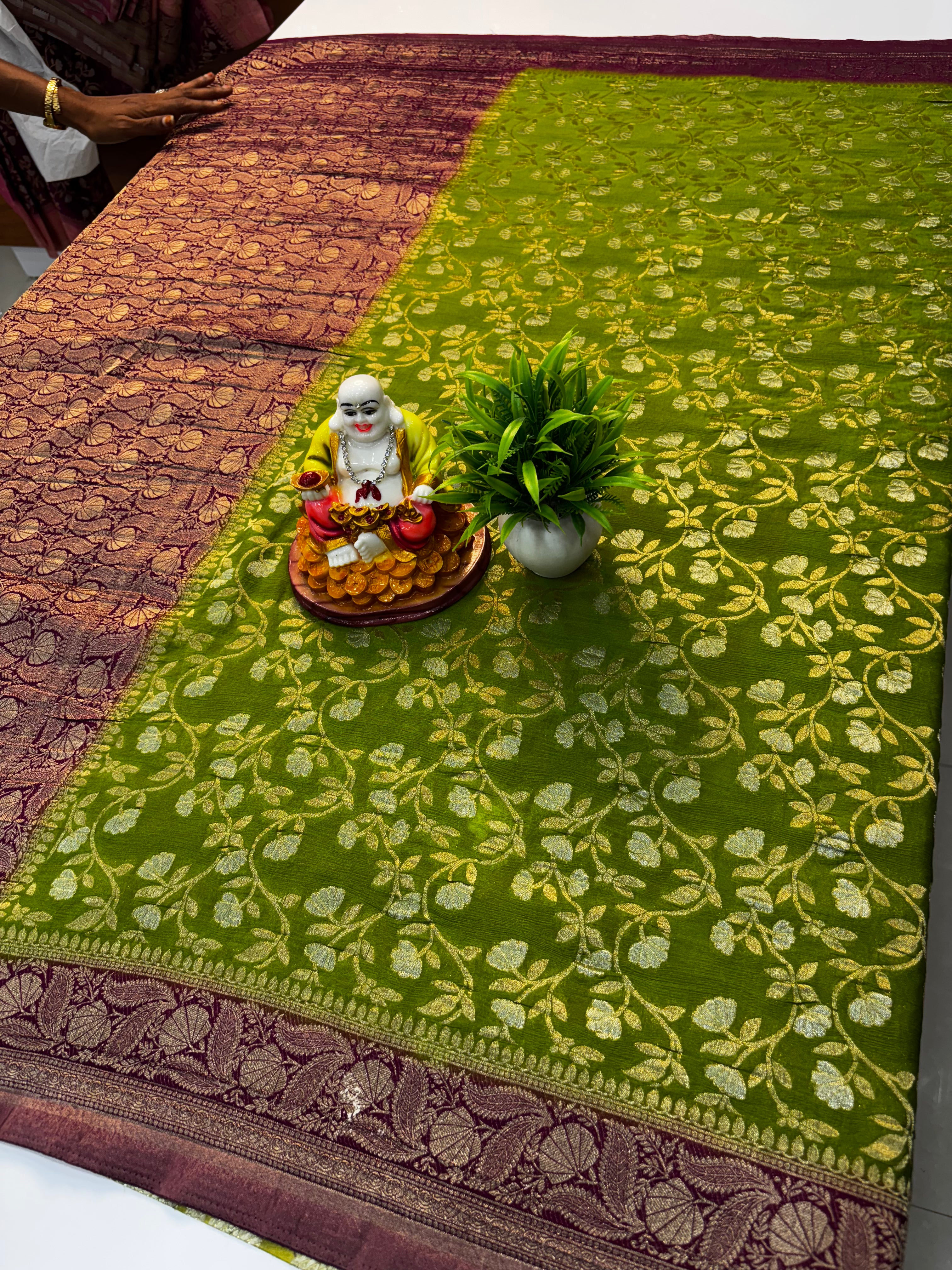 Premium Wrinkle Crepe Silk Saree with Jaal Pattern – By Padmavathi Silks and Sarees