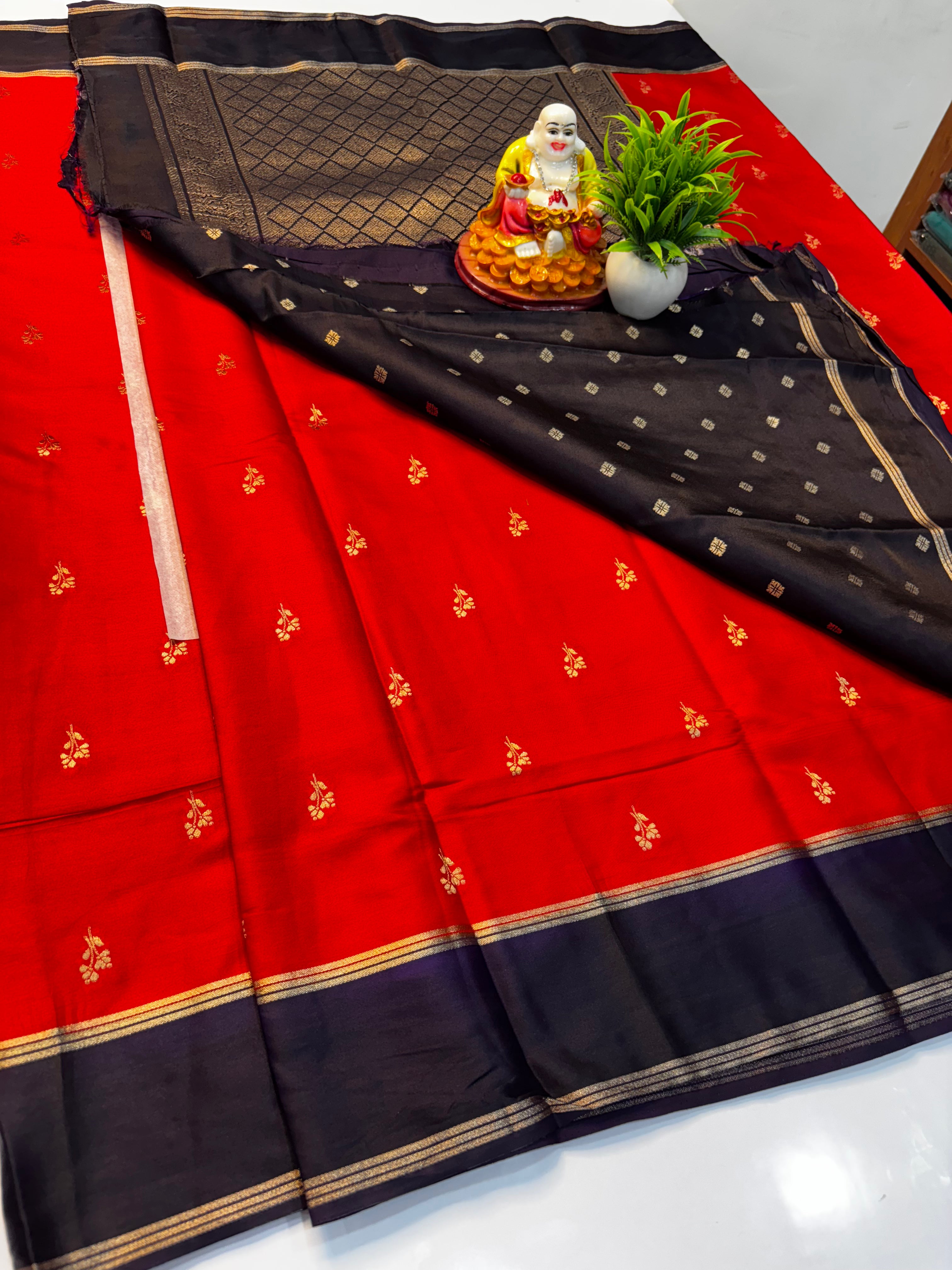 Premium Gajji Silk Saree with Butta Blouse & Rich Pallu