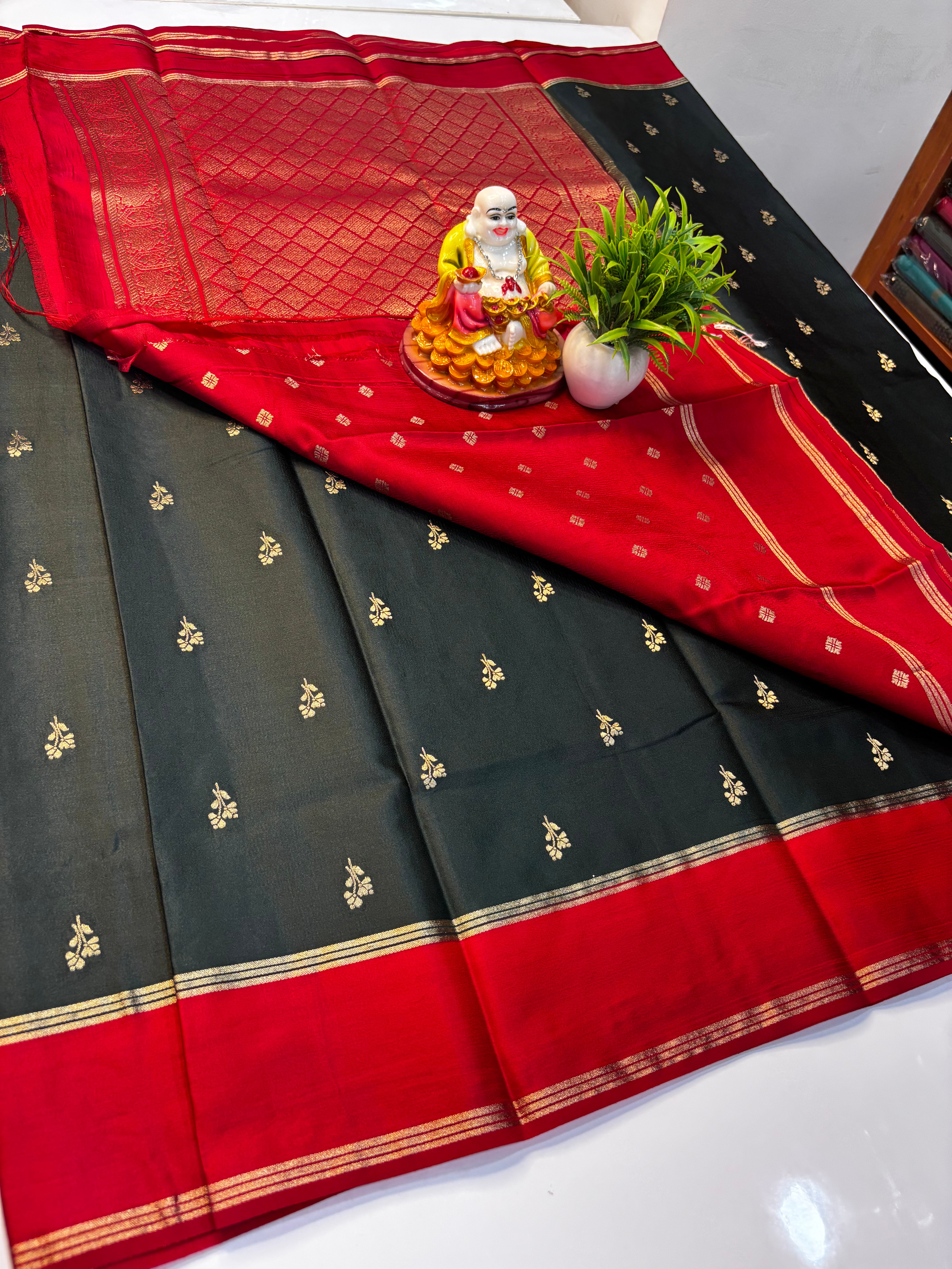 Premium Gajji Silk Saree with Butta Blouse & Rich Pallu