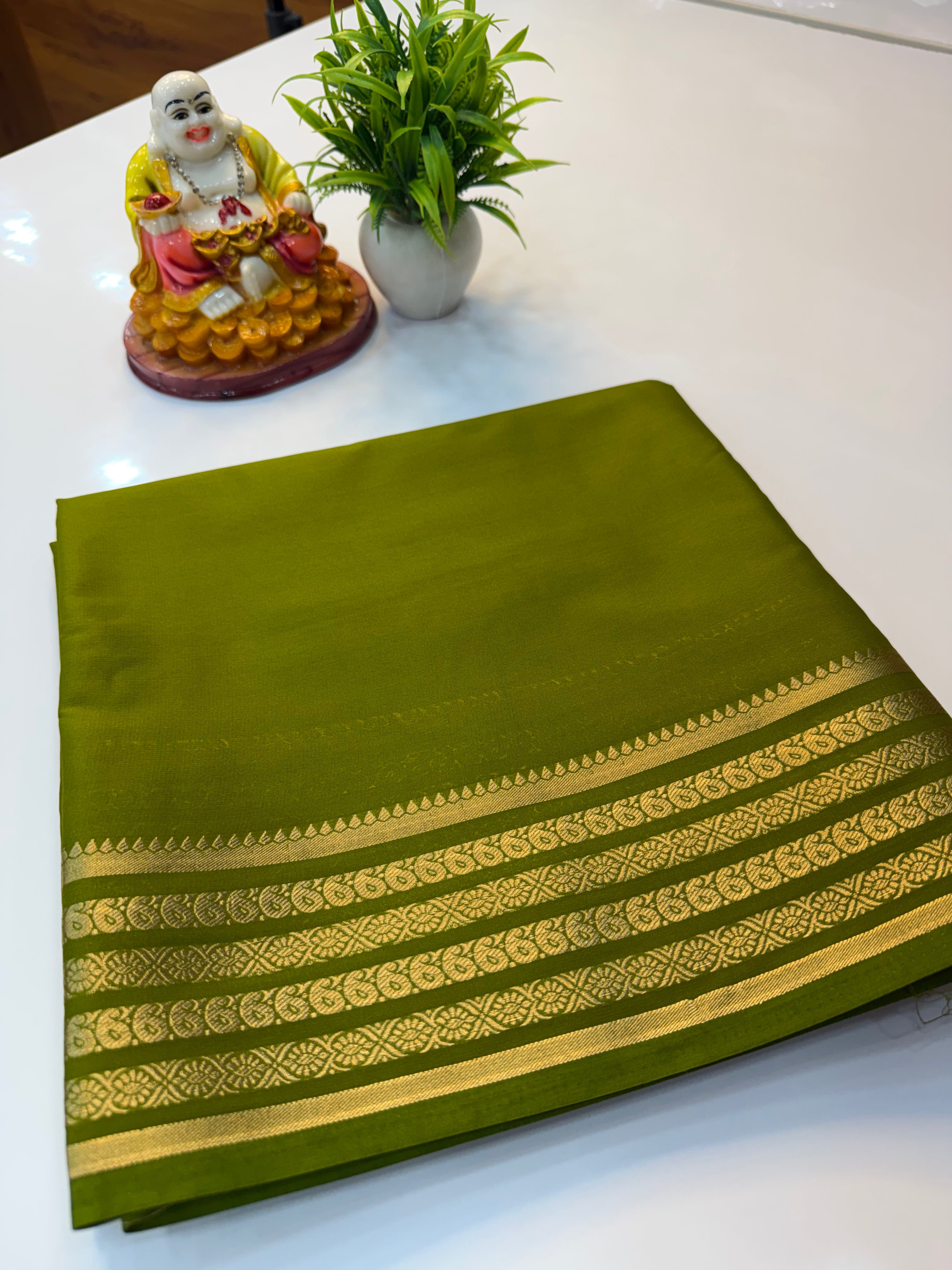 Premium Mysore Crepe Silk Saree with Beautiful Mango Border & Chit Pallu