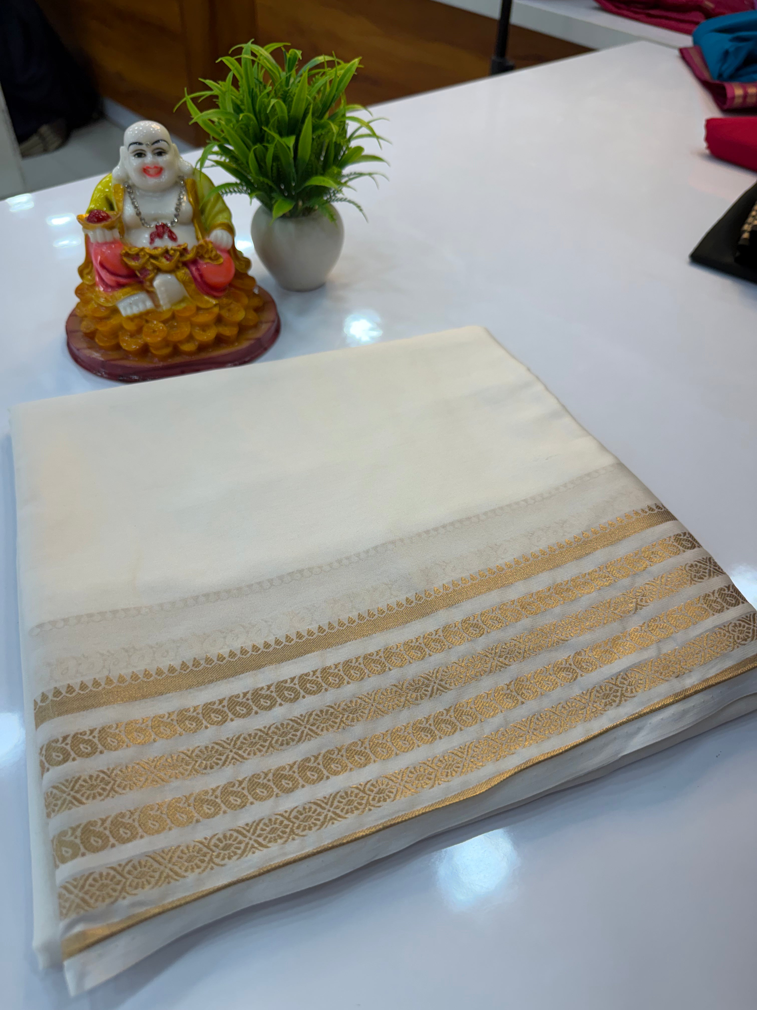 Premium Mysore Crepe Silk Saree with Beautiful Mango Border & Chit Pallu