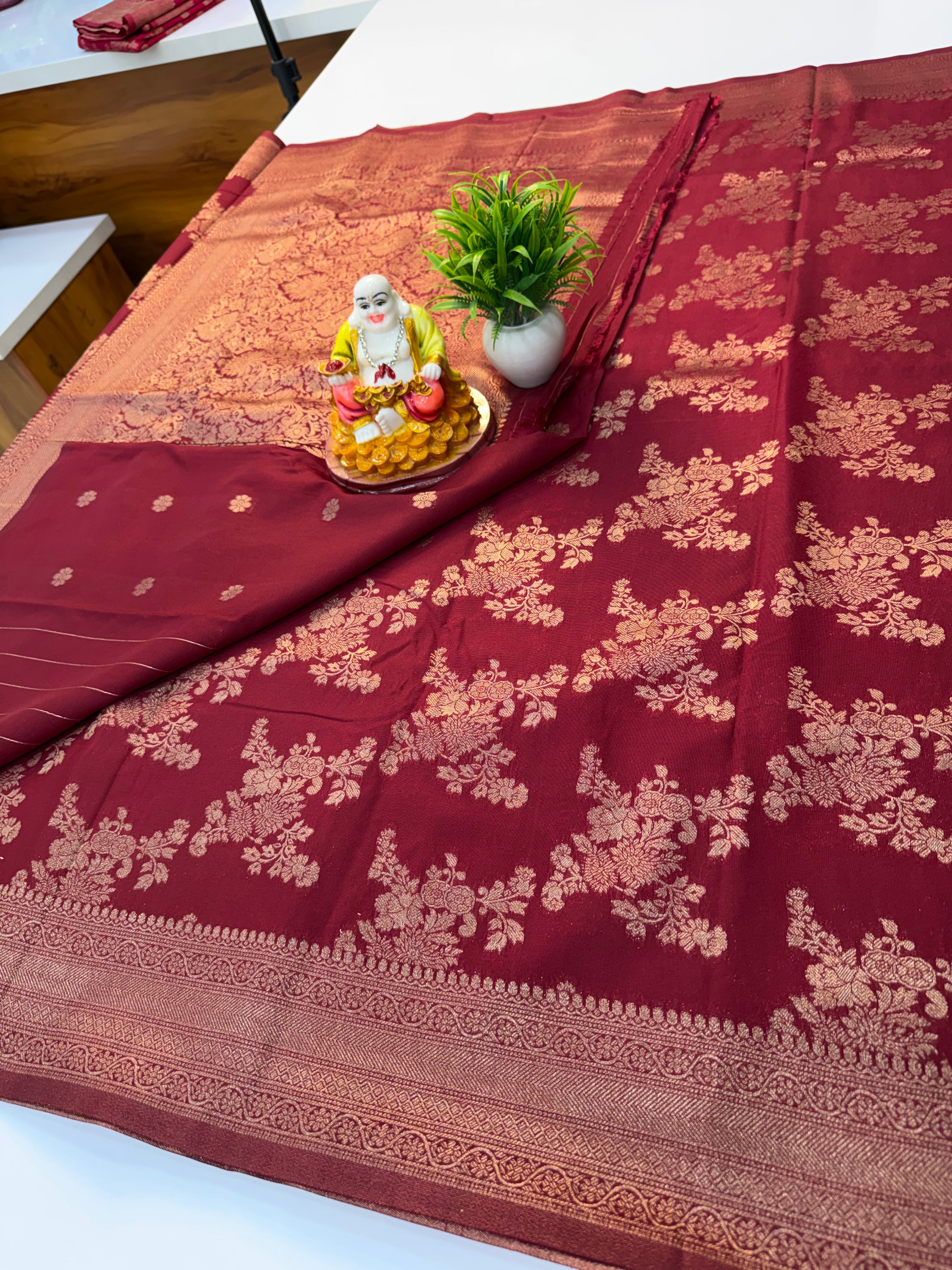 Premium Georgette Saree with Elegant Jaal Pattern & Rich Pallu…