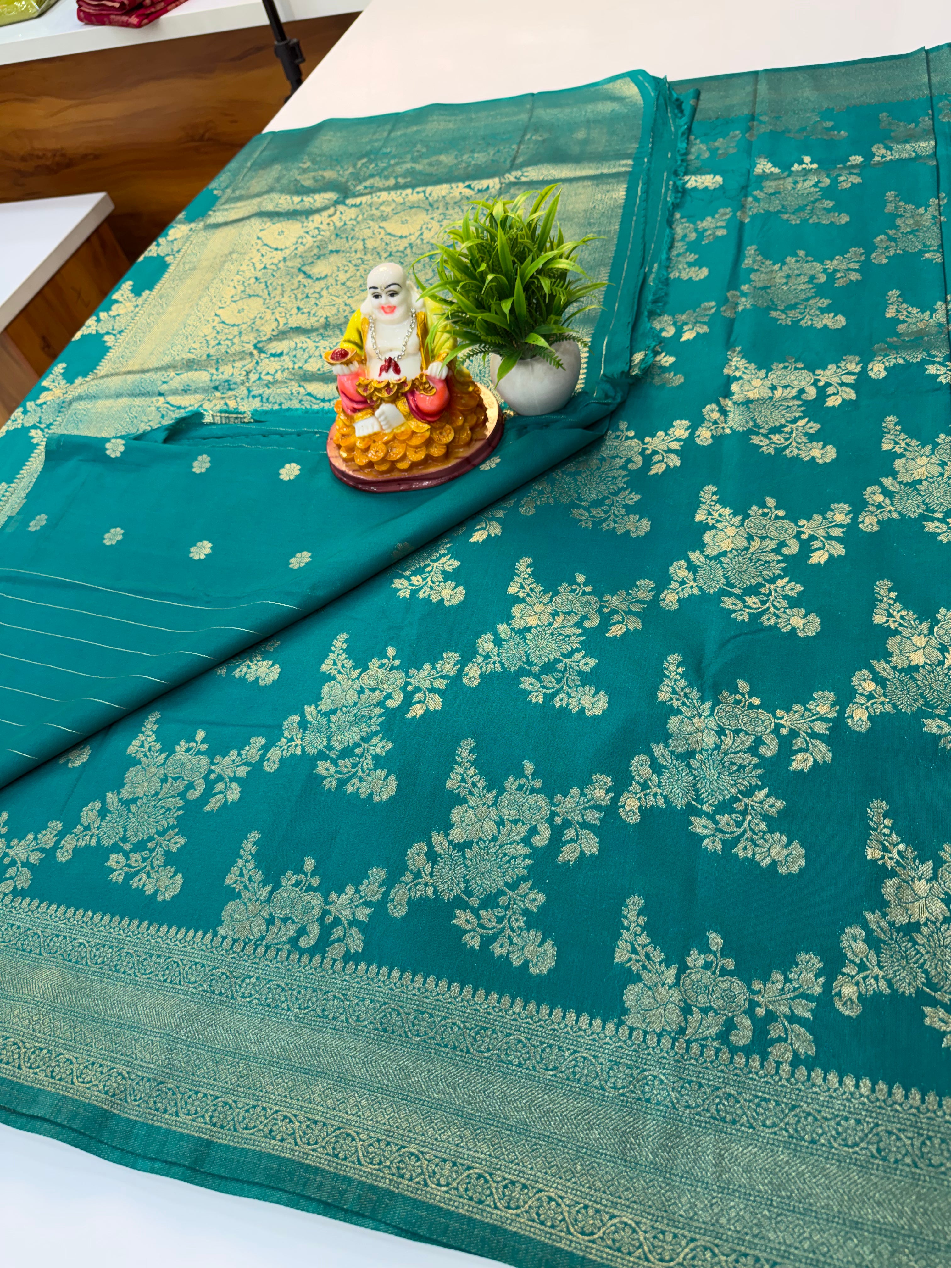 Premium Georgette Saree with Elegant Jaal Pattern & Rich Pallu…