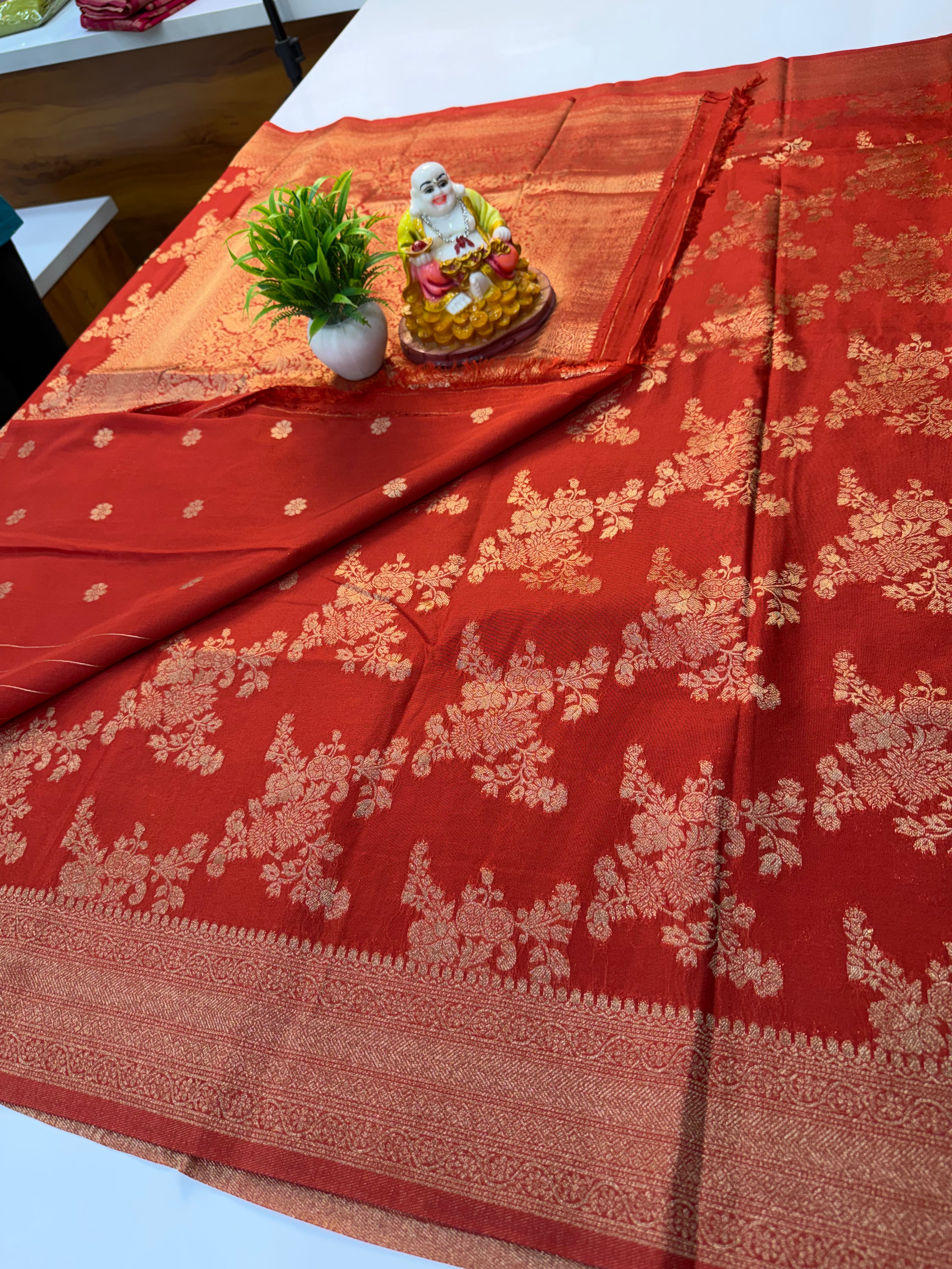 Premium Georgette Saree with Elegant Jaal Pattern & Rich Pallu…