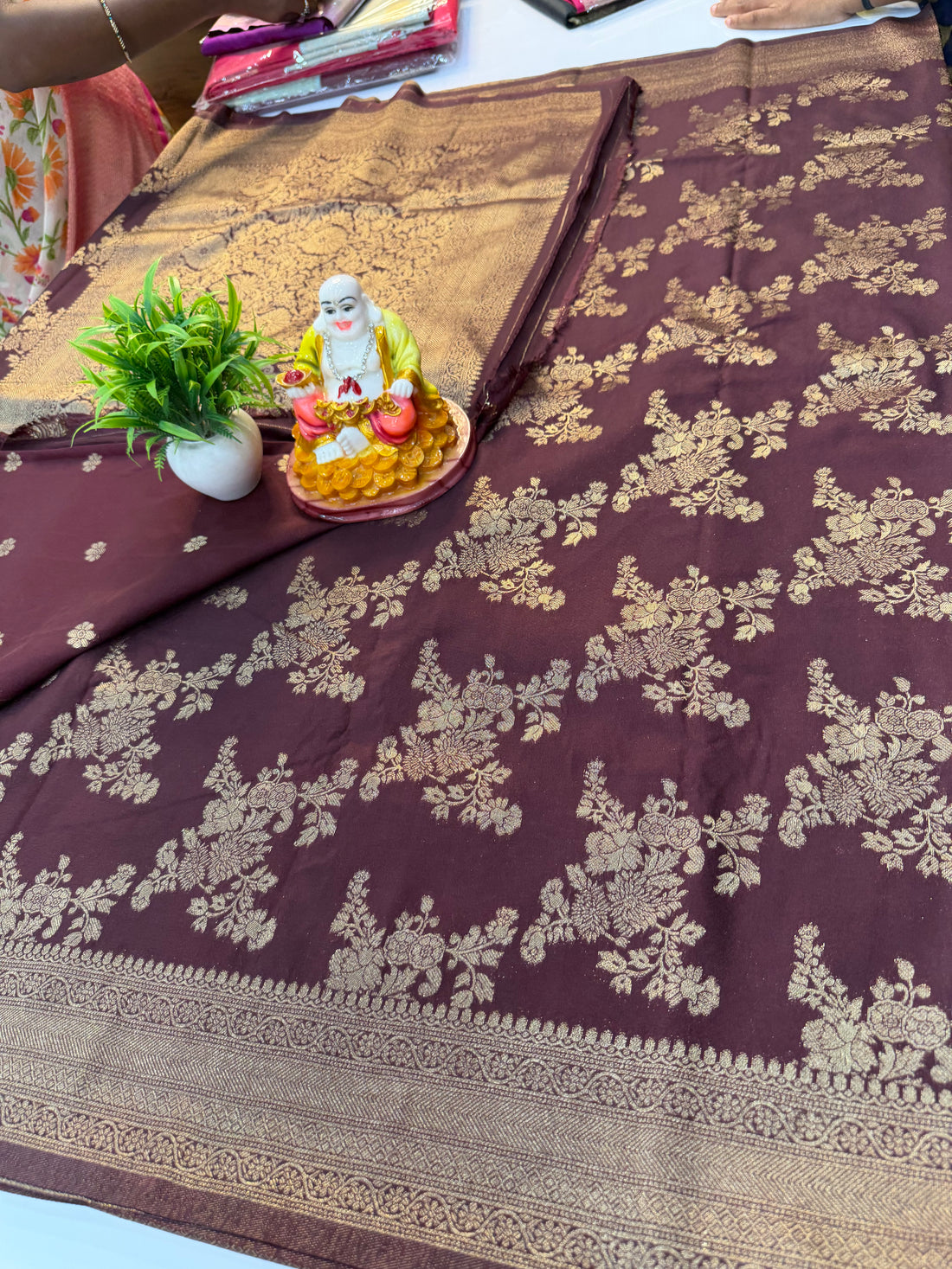 Premium Georgette Saree with Elegant Jaal Pattern & Rich Pallu…