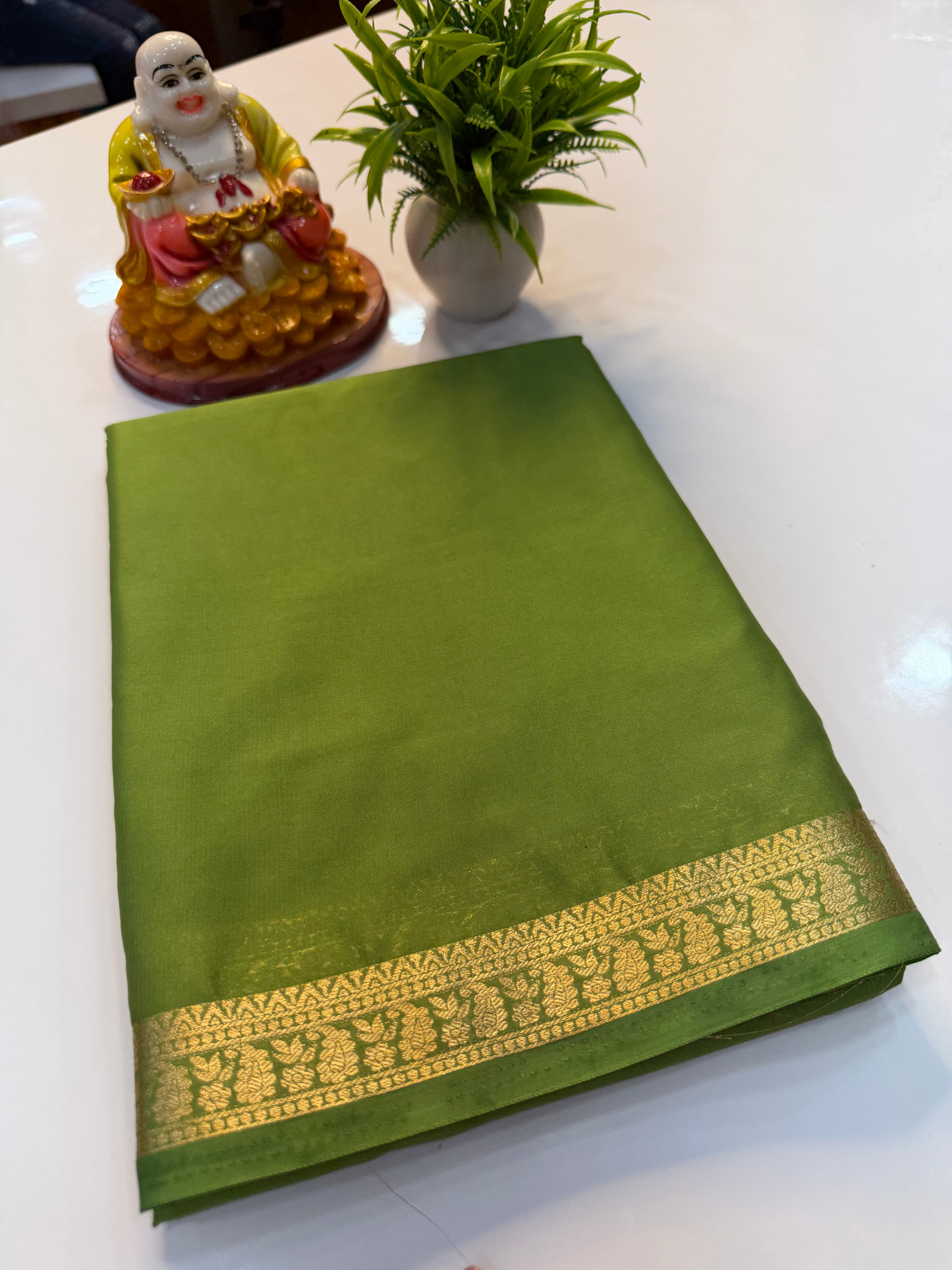 Mysore Crepe Silk Saree with Beautiful Mango Border & Chit Pallu