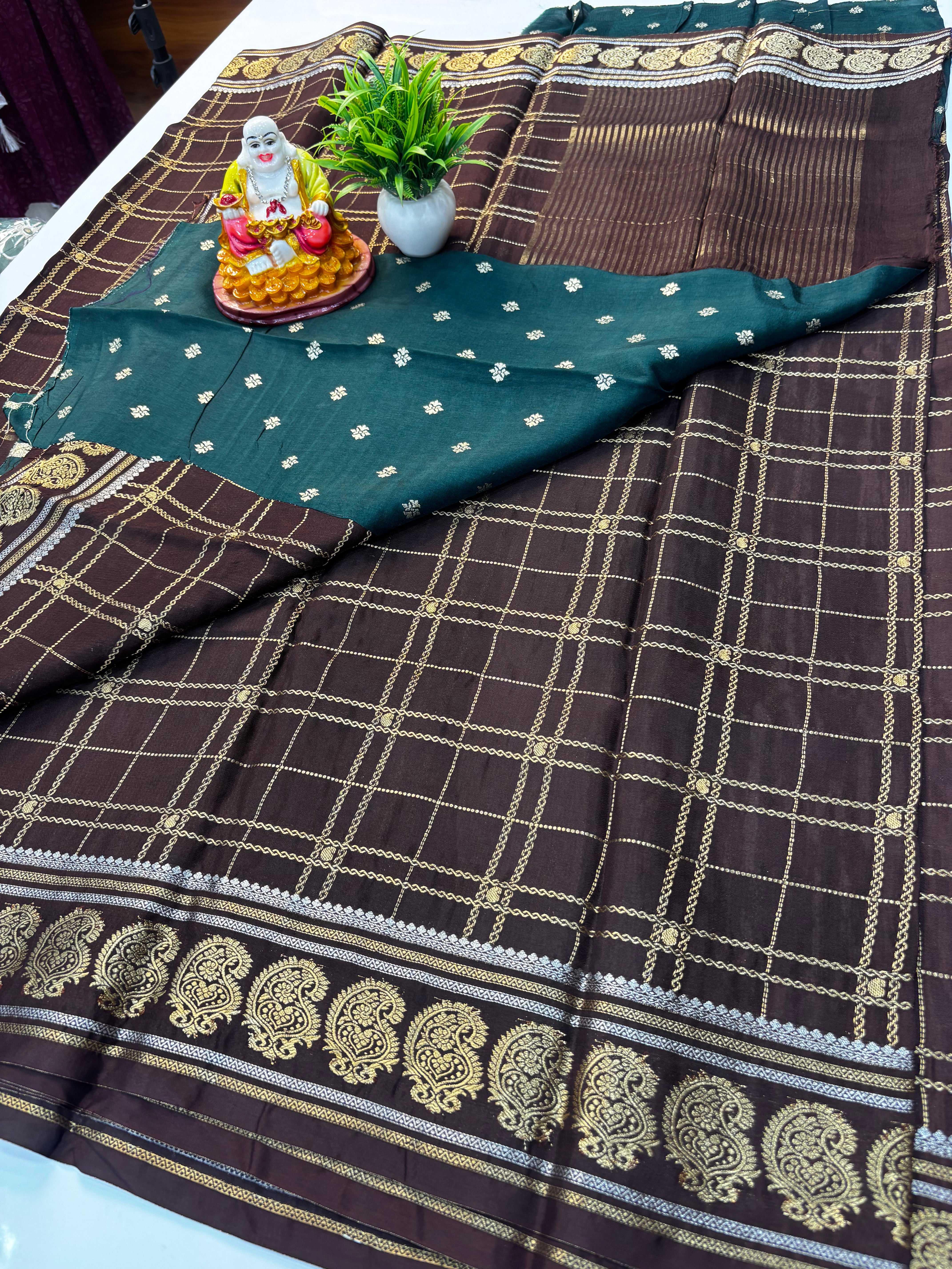 premium viscose saree with beautiful mango border with buttas blouse