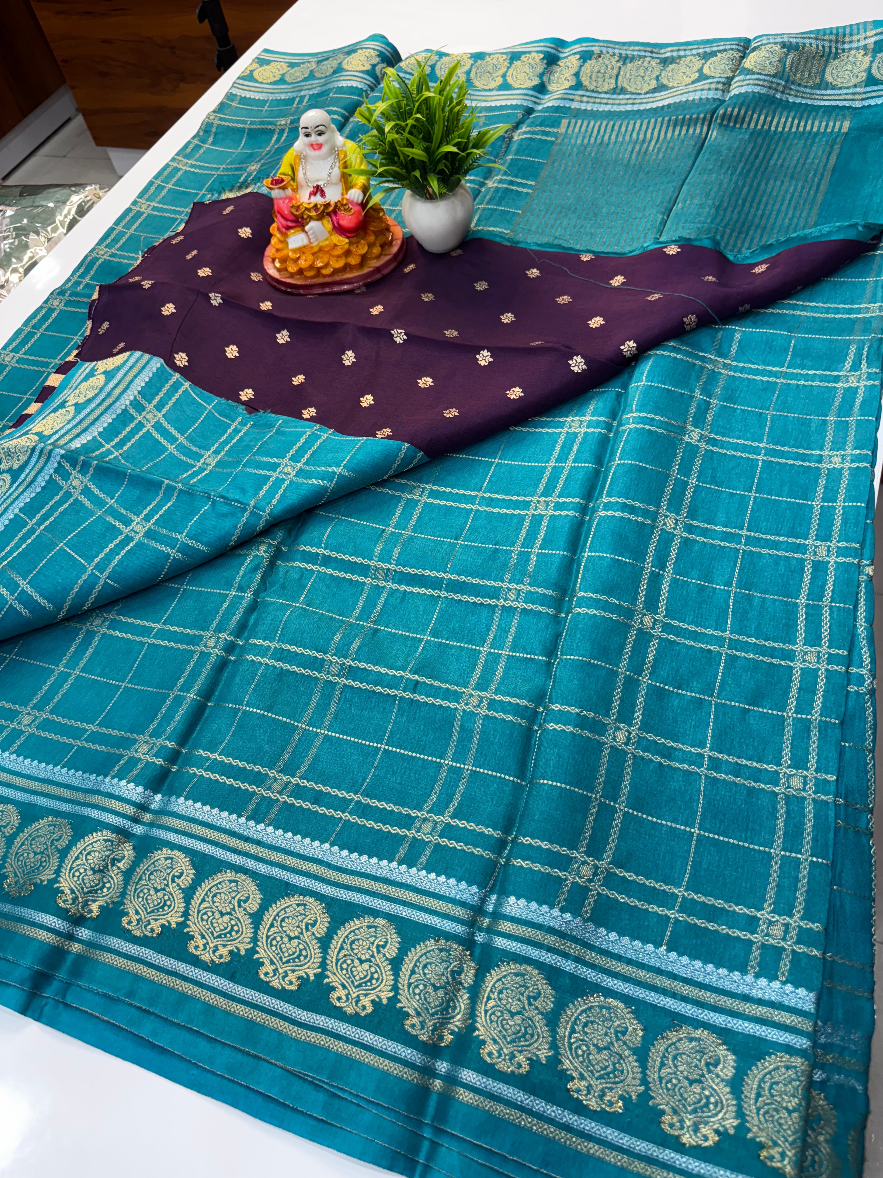 premium viscose saree with beautiful mango border with buttas blouse