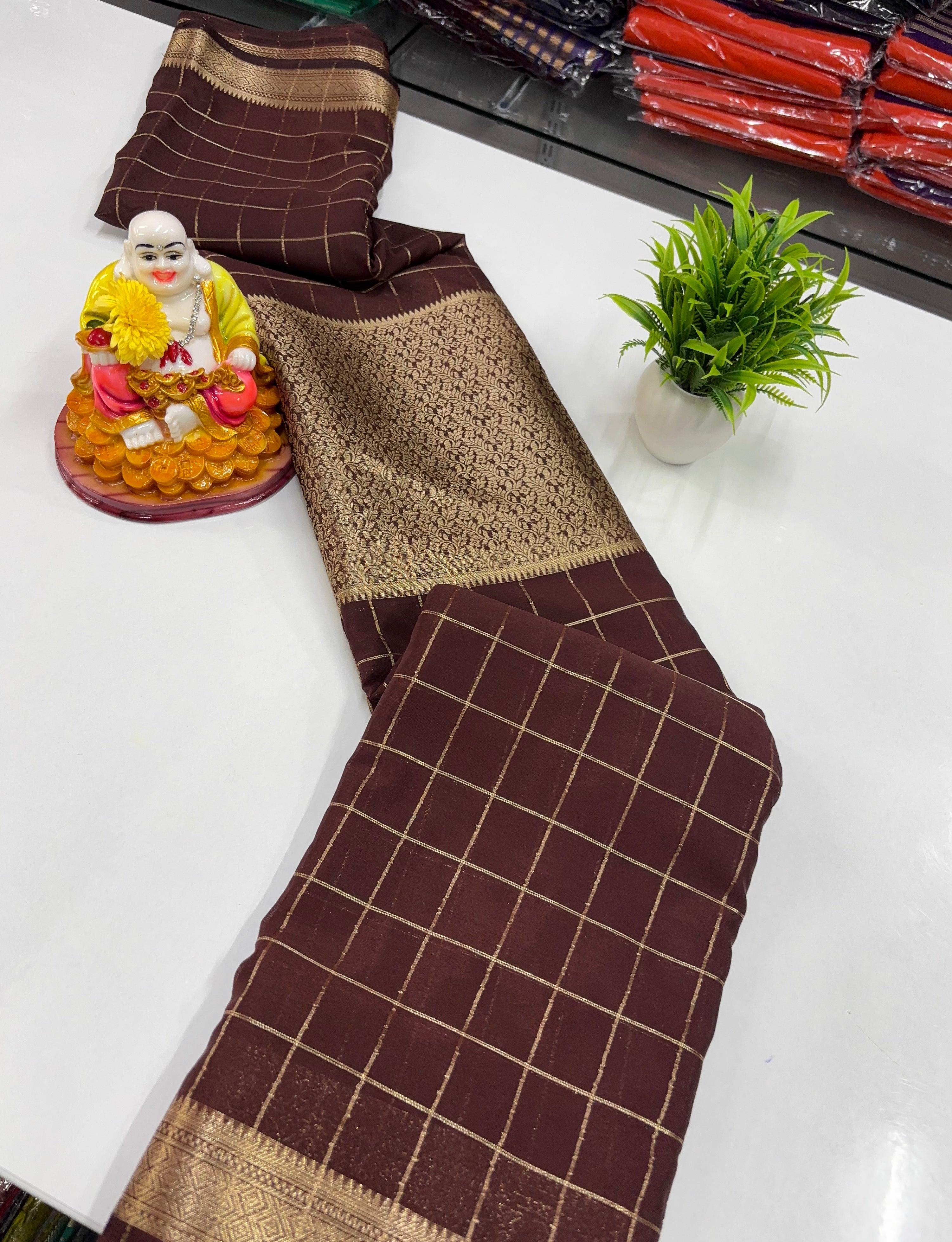 Chiffon Chex Saree with Center Golden Zari Brocade – Padmavathi Silks & Sarees