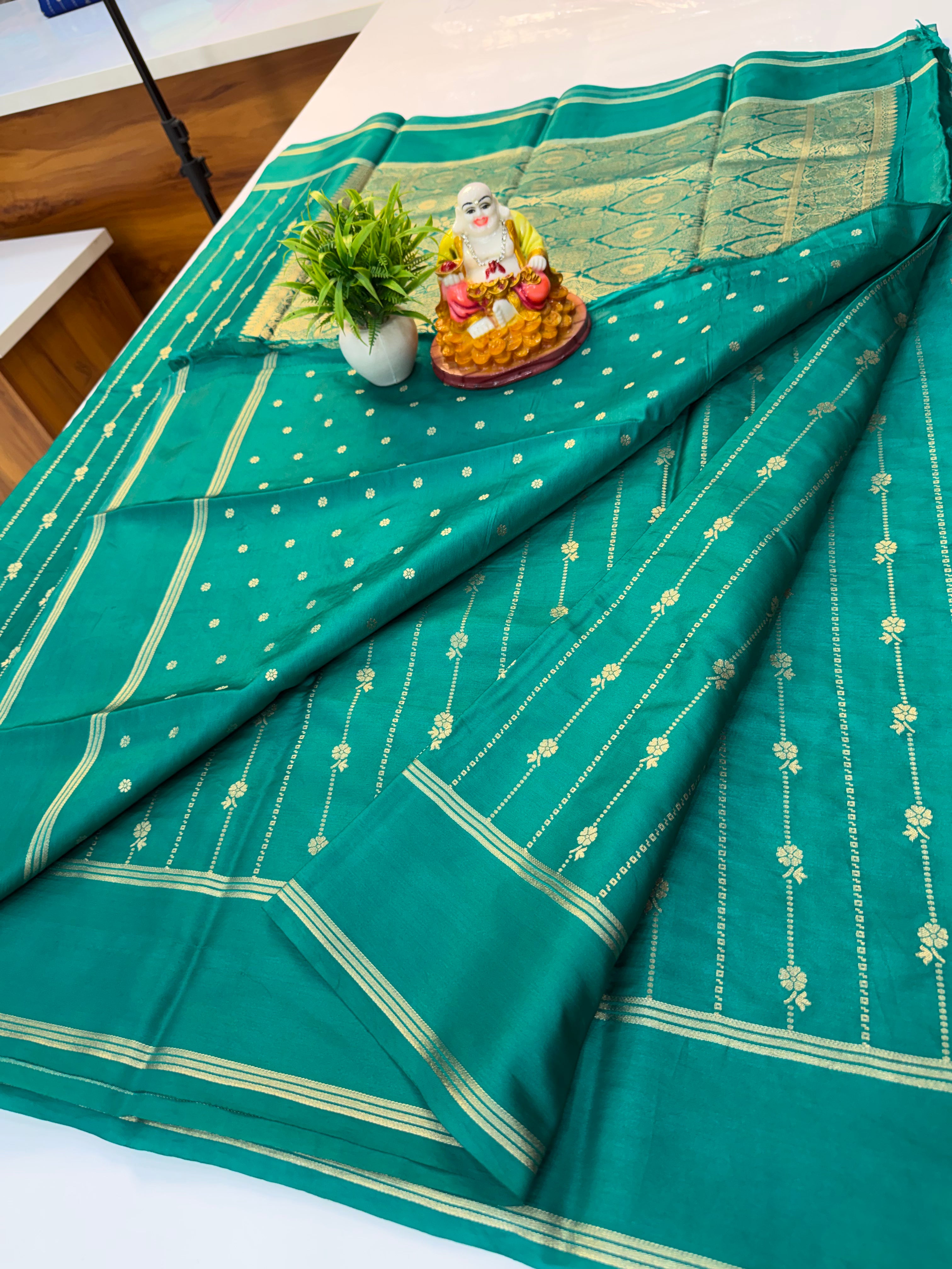Premium Gajji Silk Saree with Stripes, Rich Pallu & Butta Blouse
