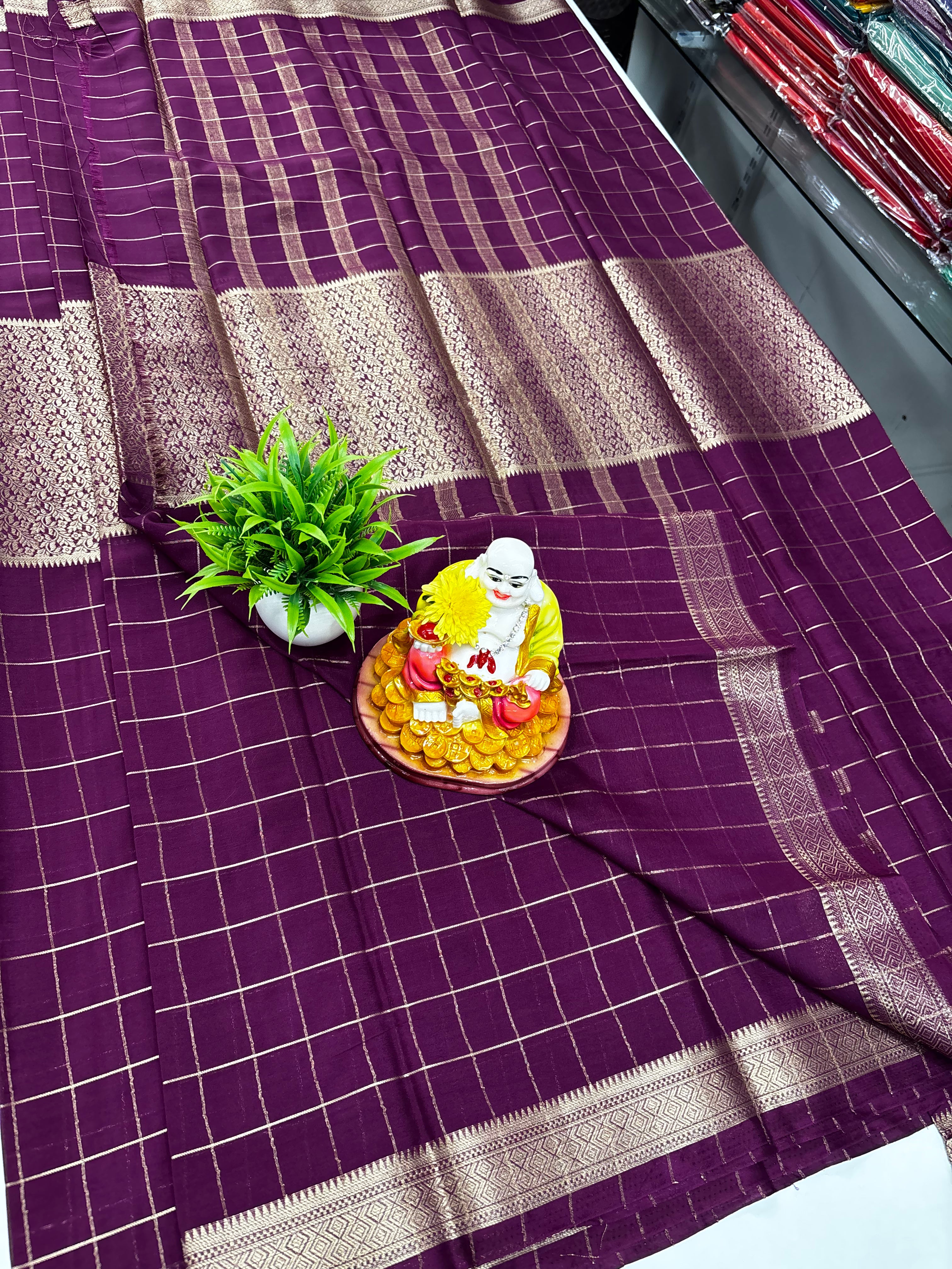 Chiffon Chex Saree with Center Golden Zari Brocade – Padmavathi Silks & Sarees