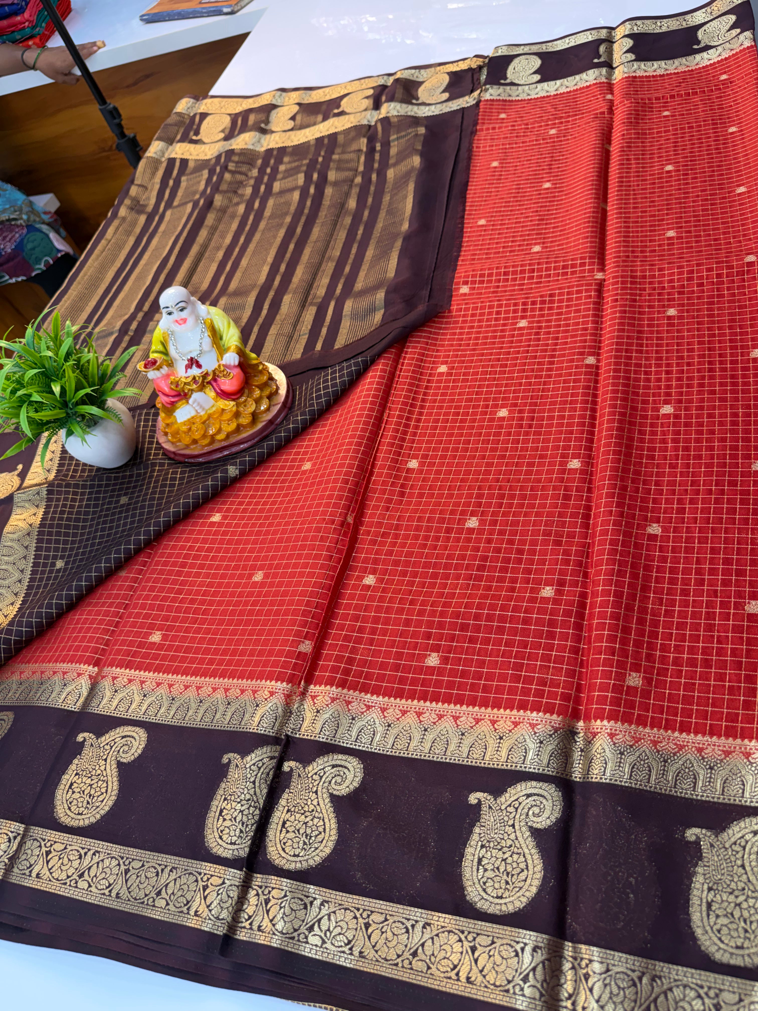 Premium Mysore Crepe Silk Saree with Checks, Buttas & Mango Bentex Border