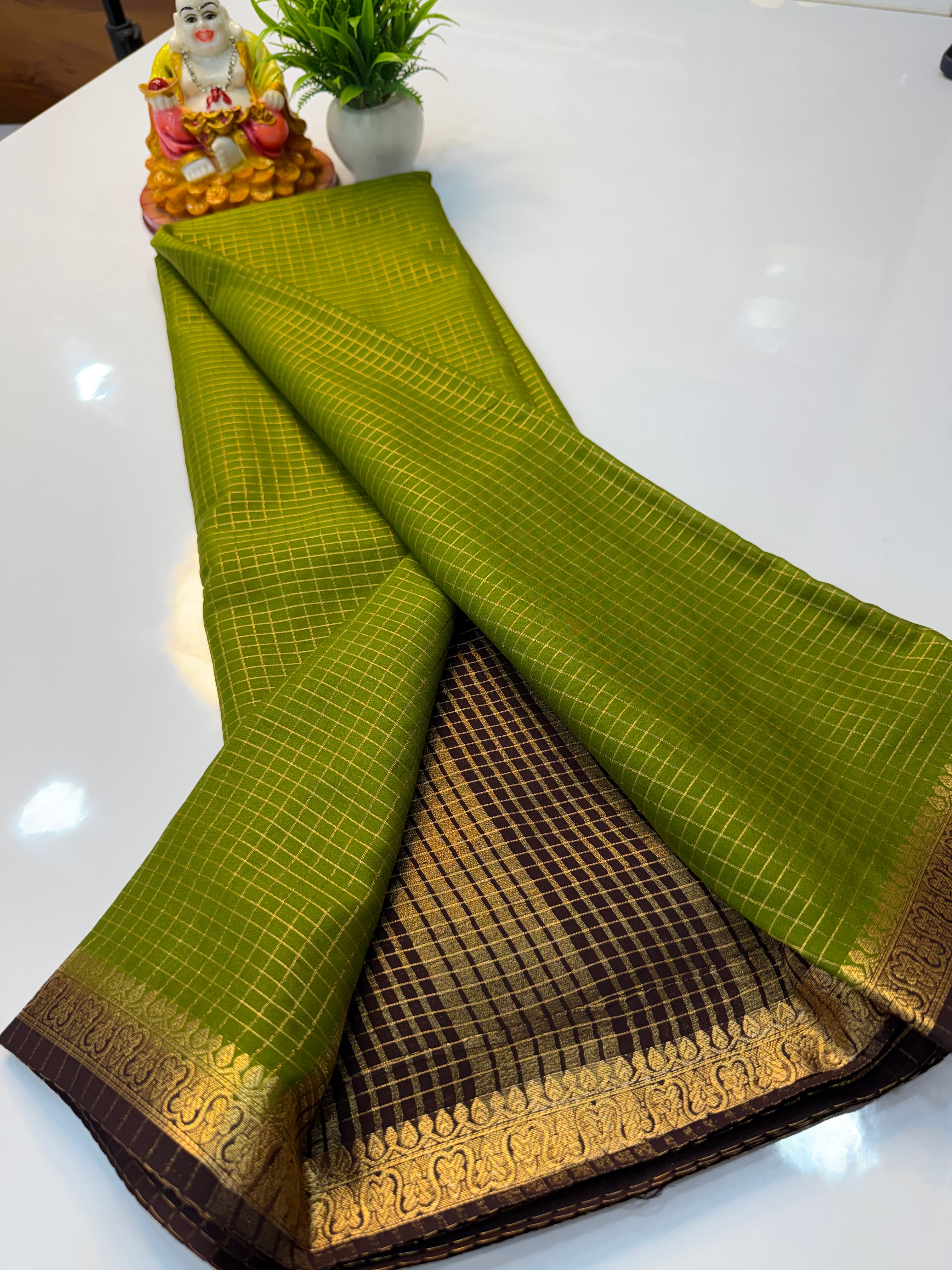 Mysore Crepe Silk Saree with Checks & Beautiful Contrast Border | Padmavathi Silks and Sarees