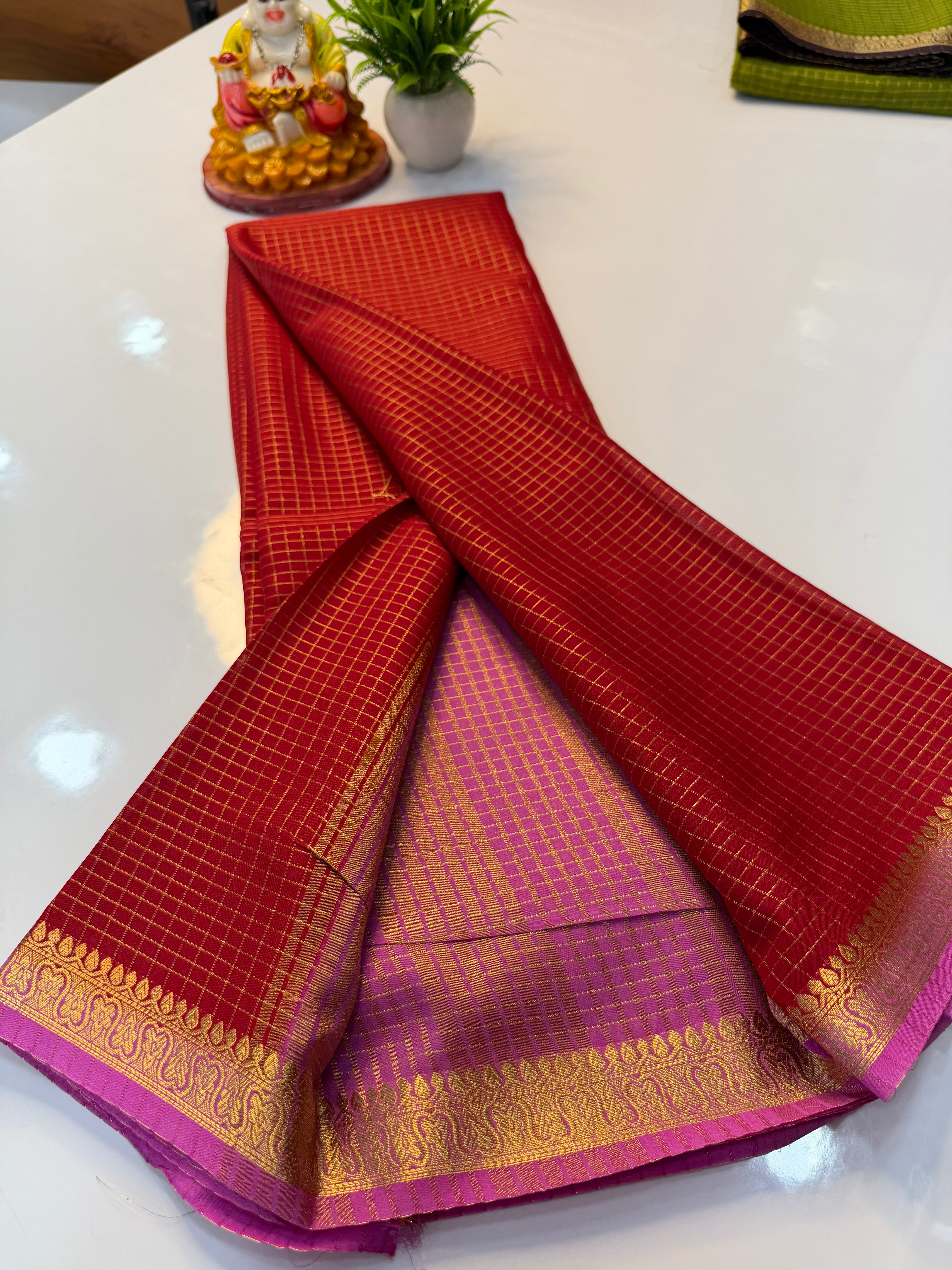 Mysore Crepe Silk Saree with Checks & Beautiful Contrast Border | Padmavathi Silks and Sarees