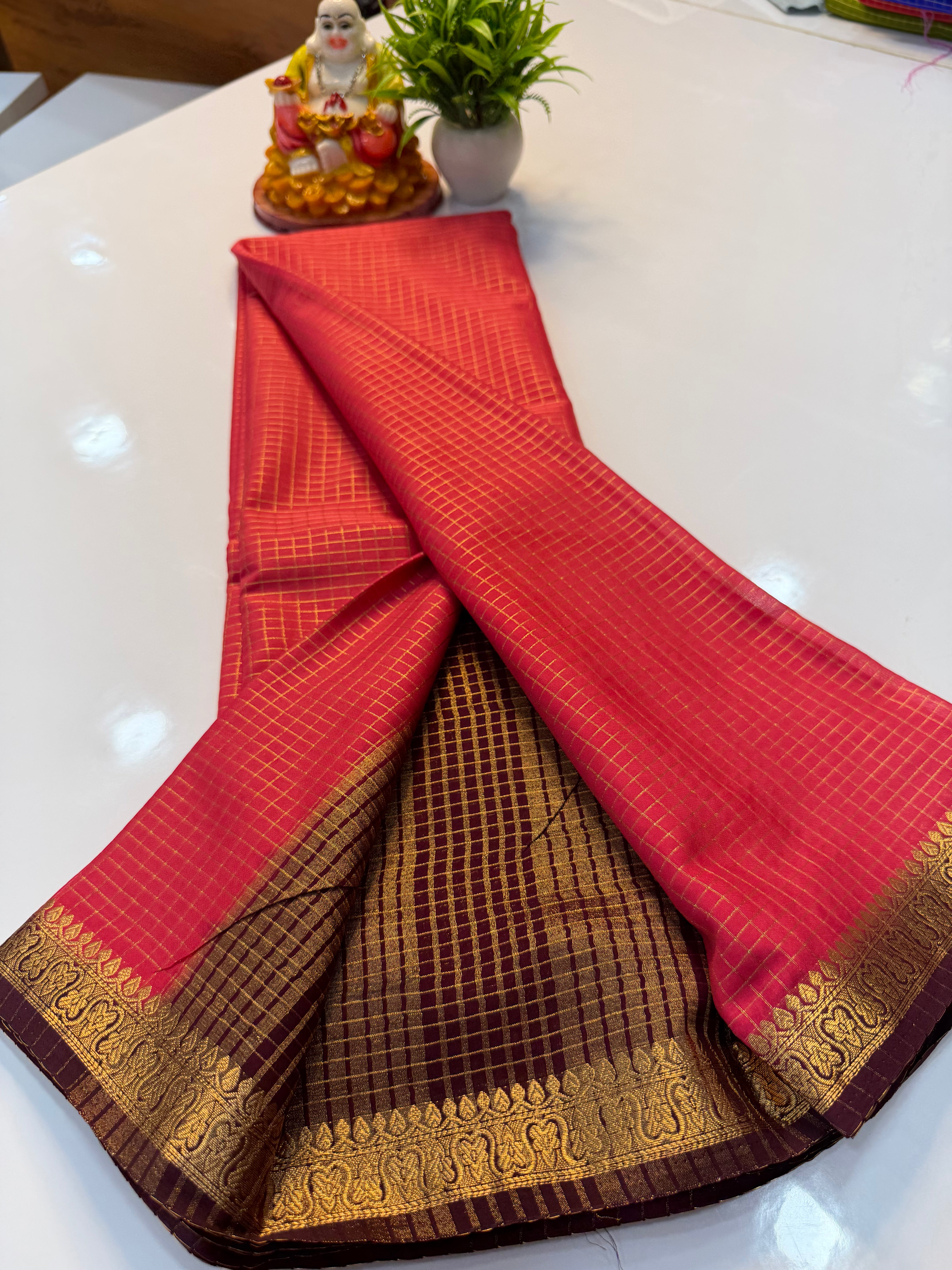 Mysore Crepe Silk Saree with Checks & Beautiful Contrast Border | Padmavathi Silks and Sarees