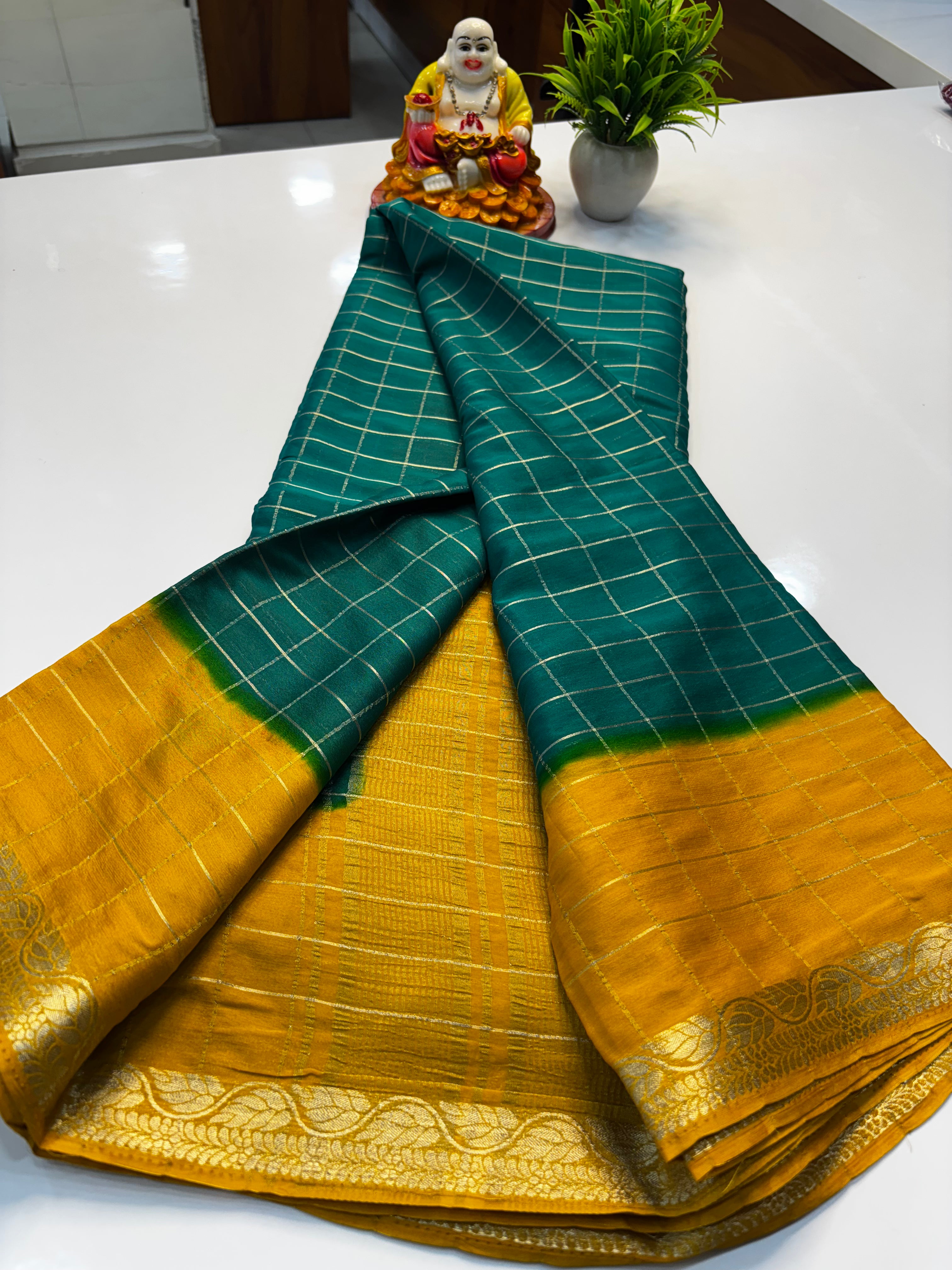 Premium Chiffon Saree with Checks Pattern & Leaf Border