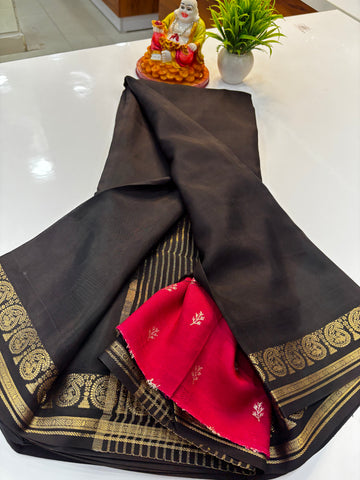 Premium Viscose Saree with Mango Border & Contrast Blouse – Padmavathi Silks and Sarees