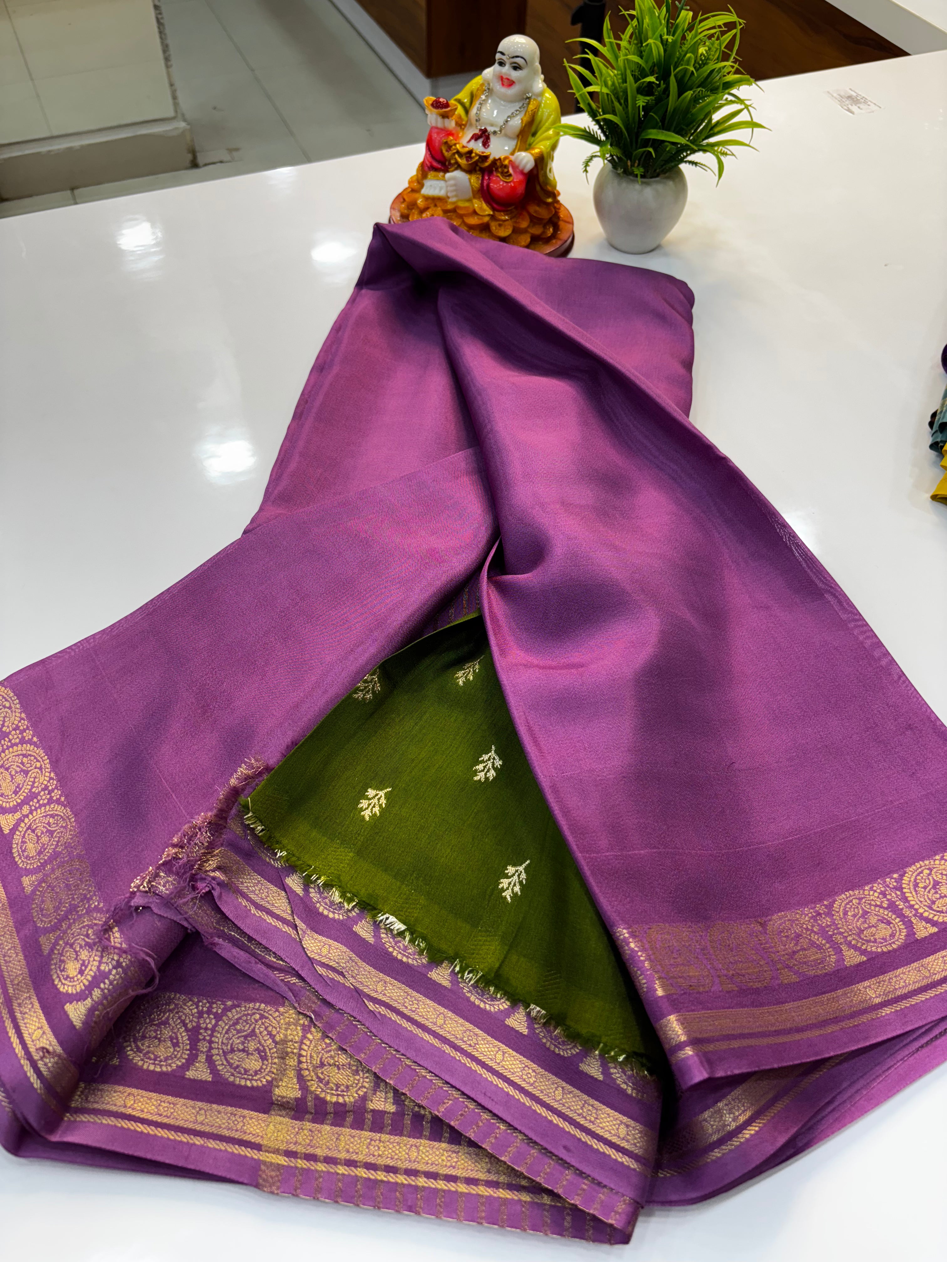 Premium Viscose Saree with Mango Border & Contrast Blouse – Padmavathi Silks and Sarees