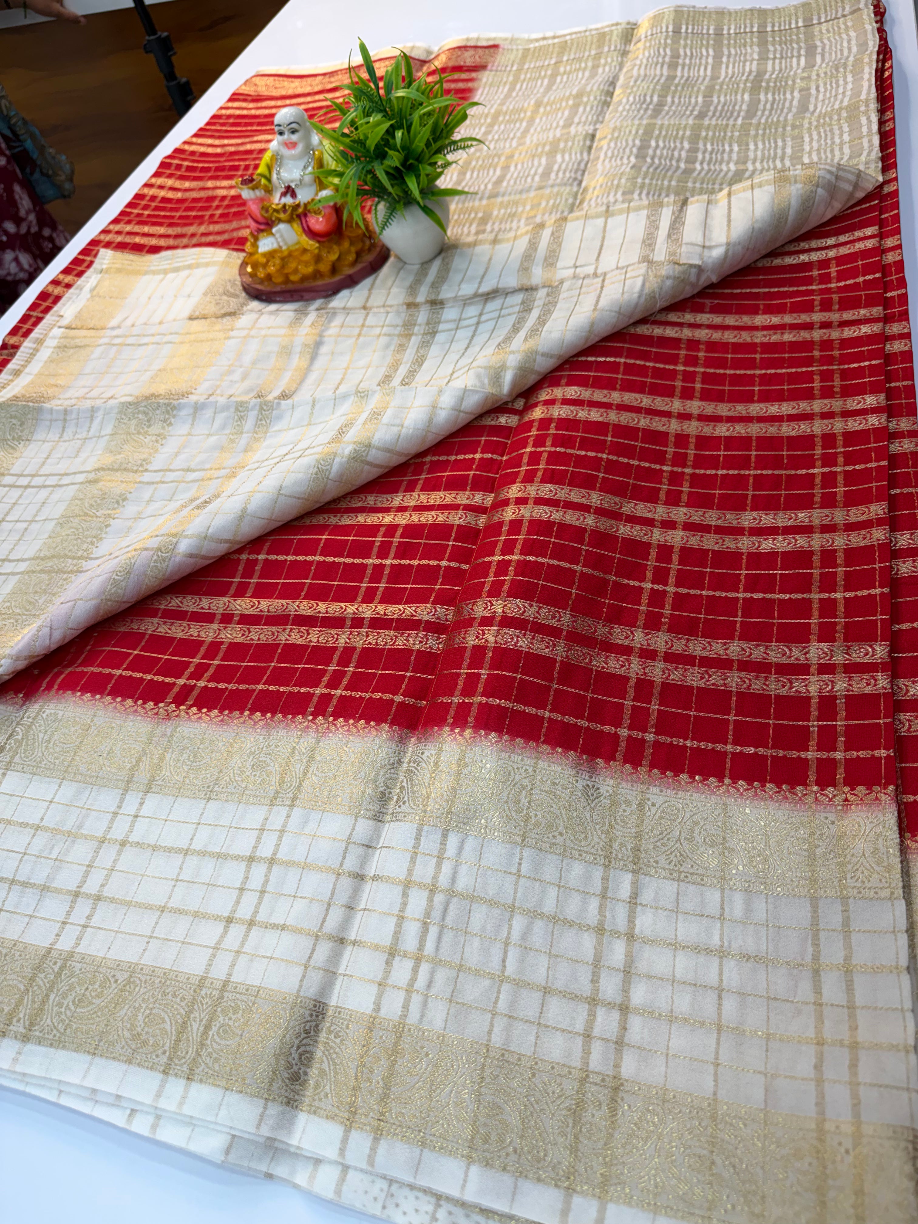 Mysore Crepe Silk Saree with Elegant Checks pattern