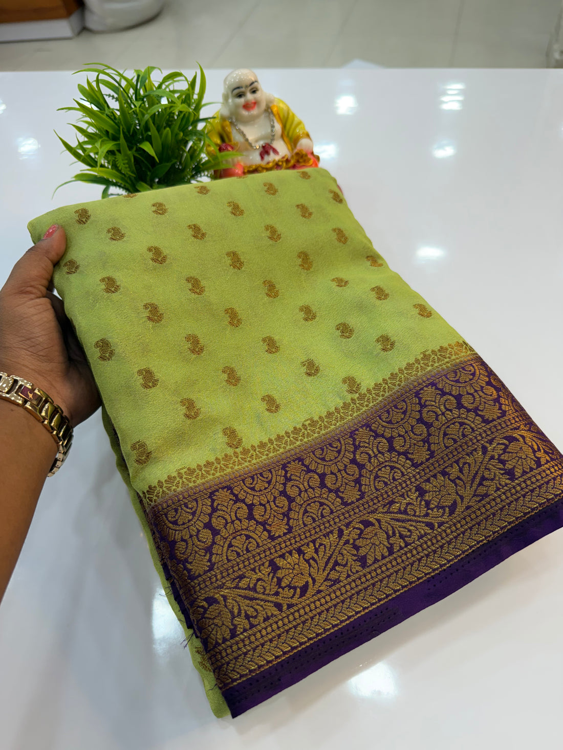 Beautiful Khaddi Georgette Saree with Buttas & Rich Pallu…