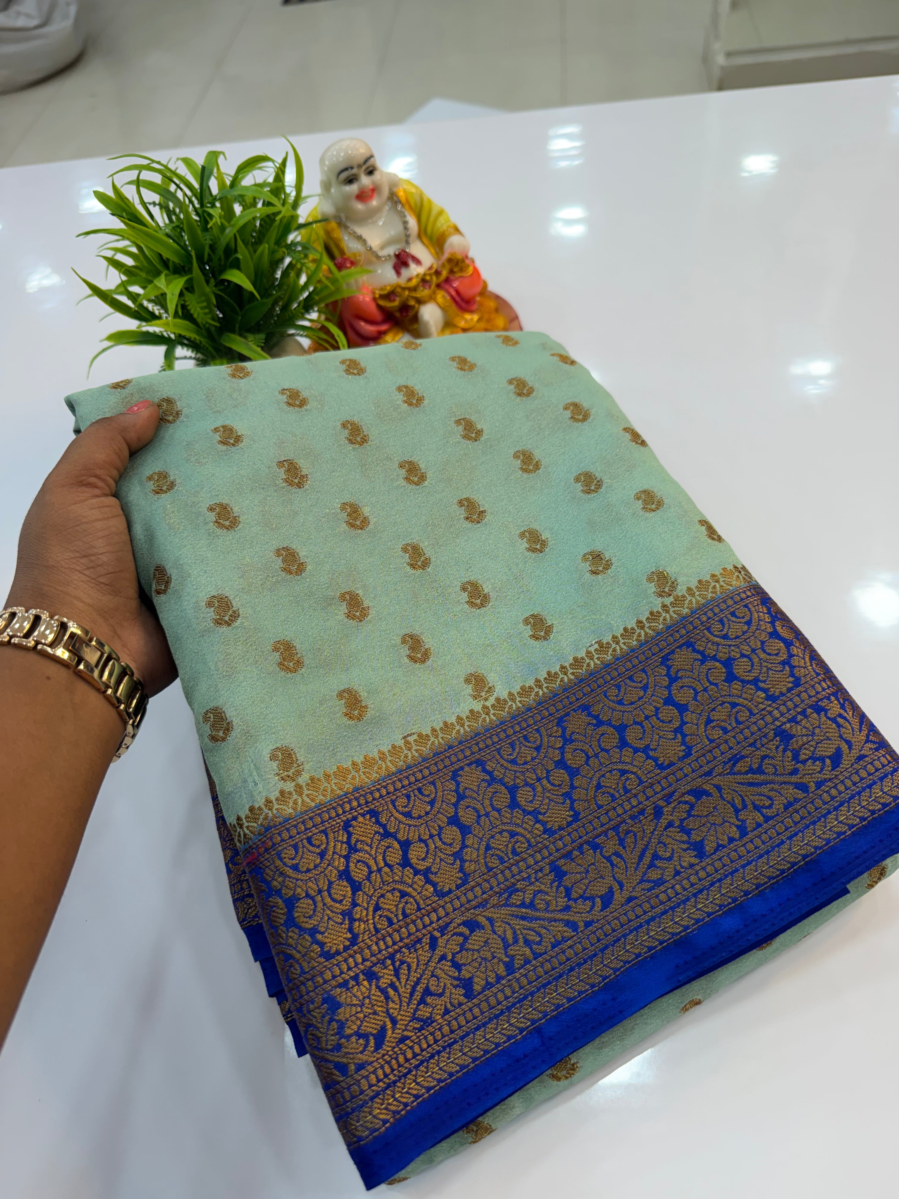 Beautiful Khaddi Georgette Saree with Buttas & Rich Pallu…