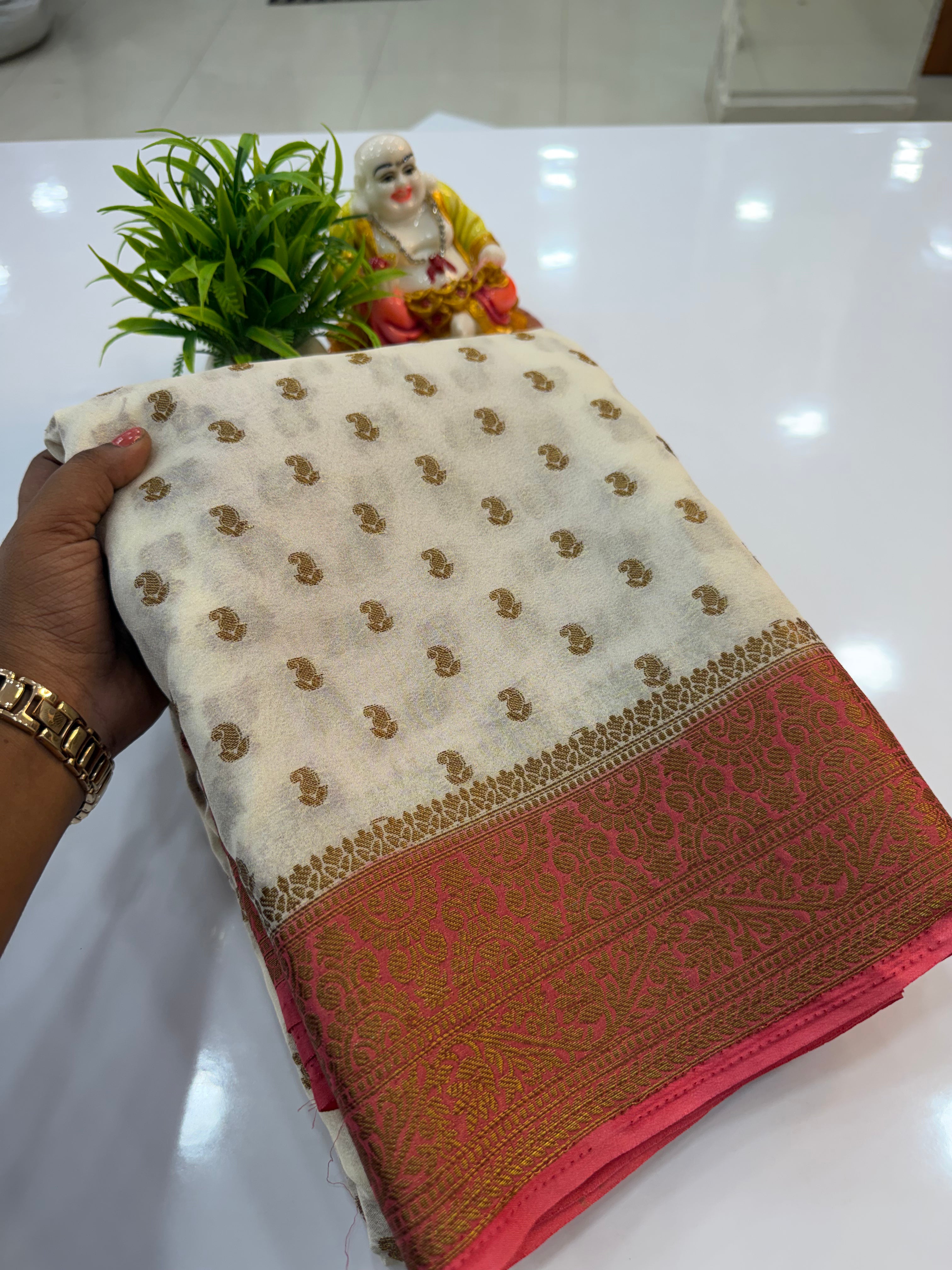 Beautiful Khaddi Georgette Saree with Buttas & Rich Pallu…