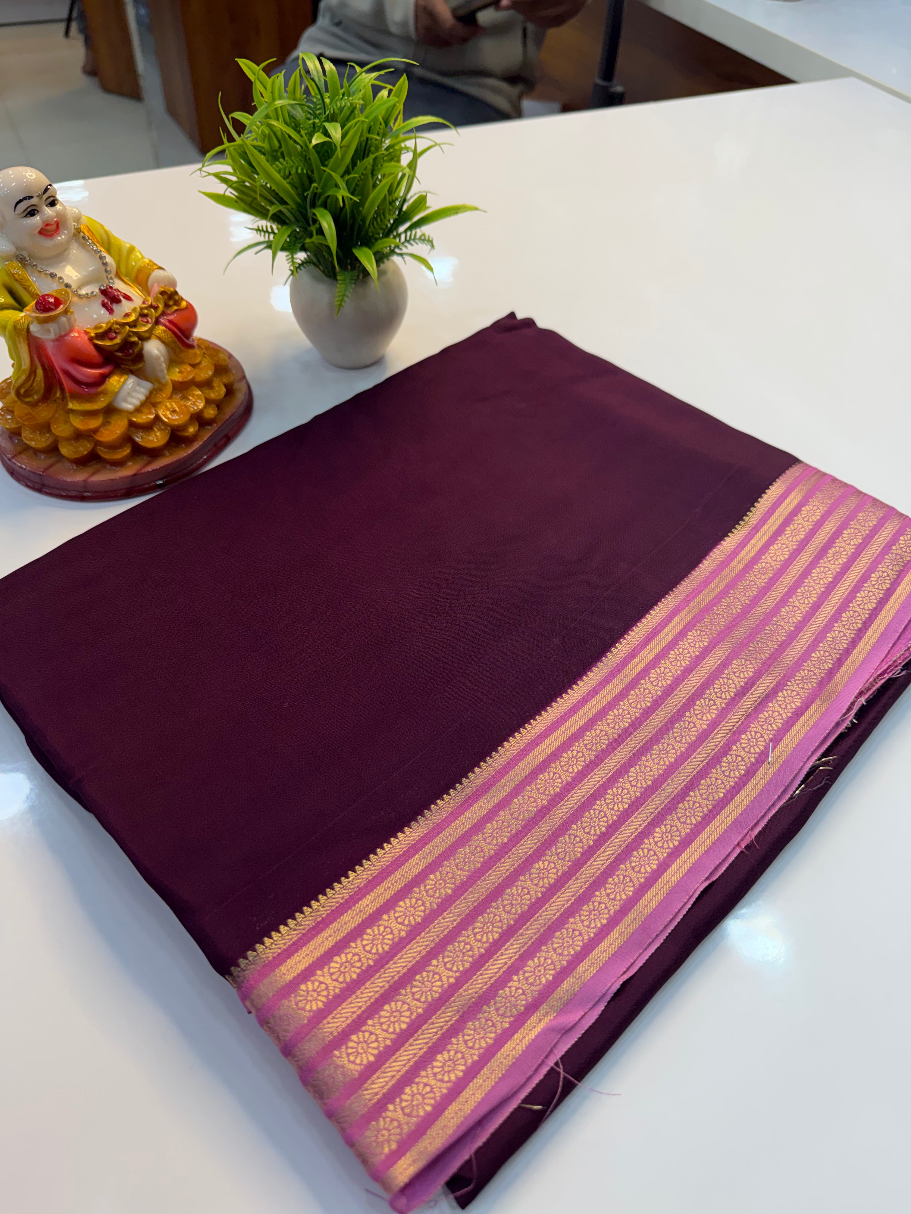 Premium Viscose Crepe Saree with Chit Pallu | Contrast Pallu & Blouse