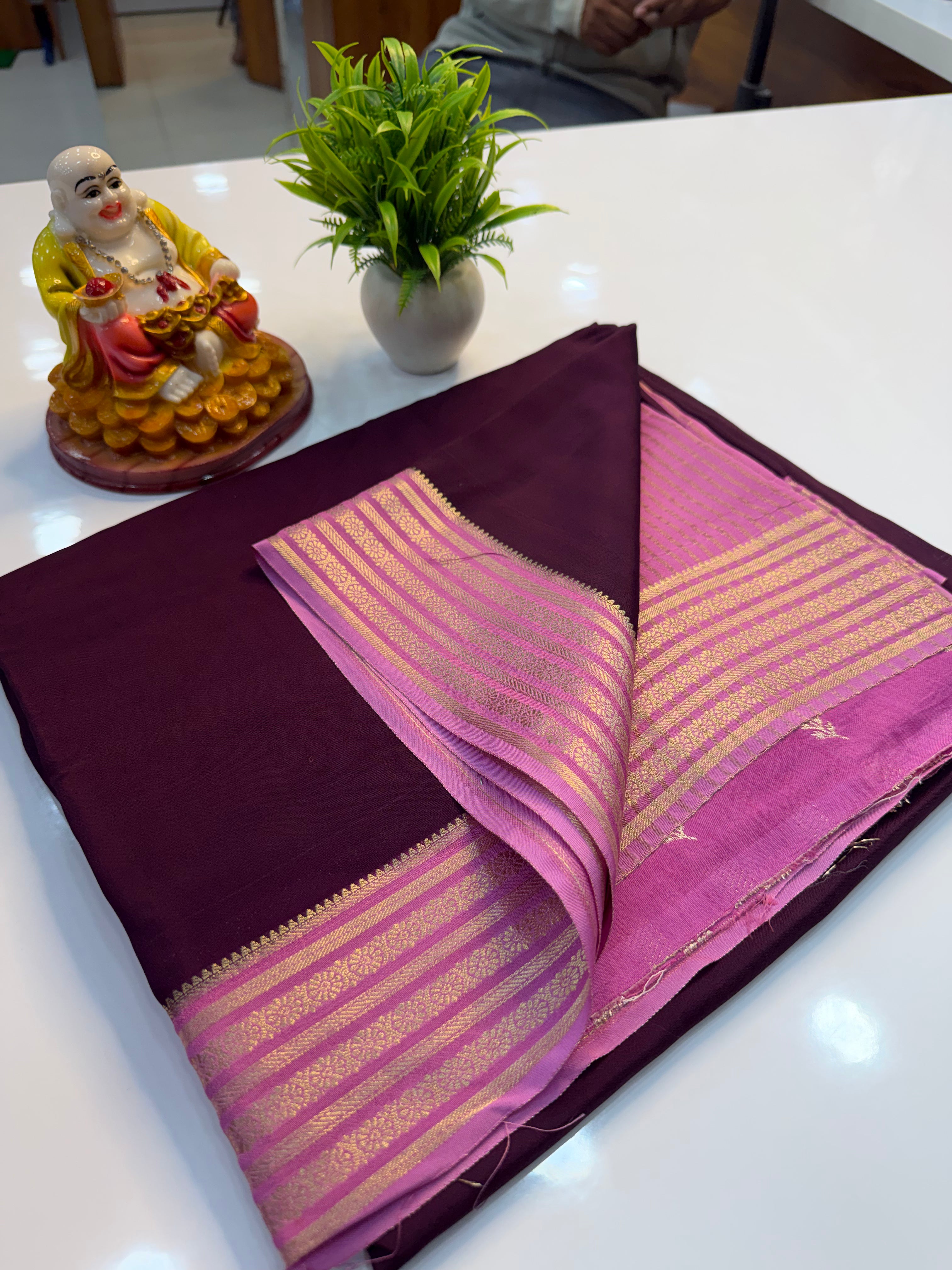 Premium Viscose Crepe Saree with Chit Pallu | Contrast Pallu & Blouse