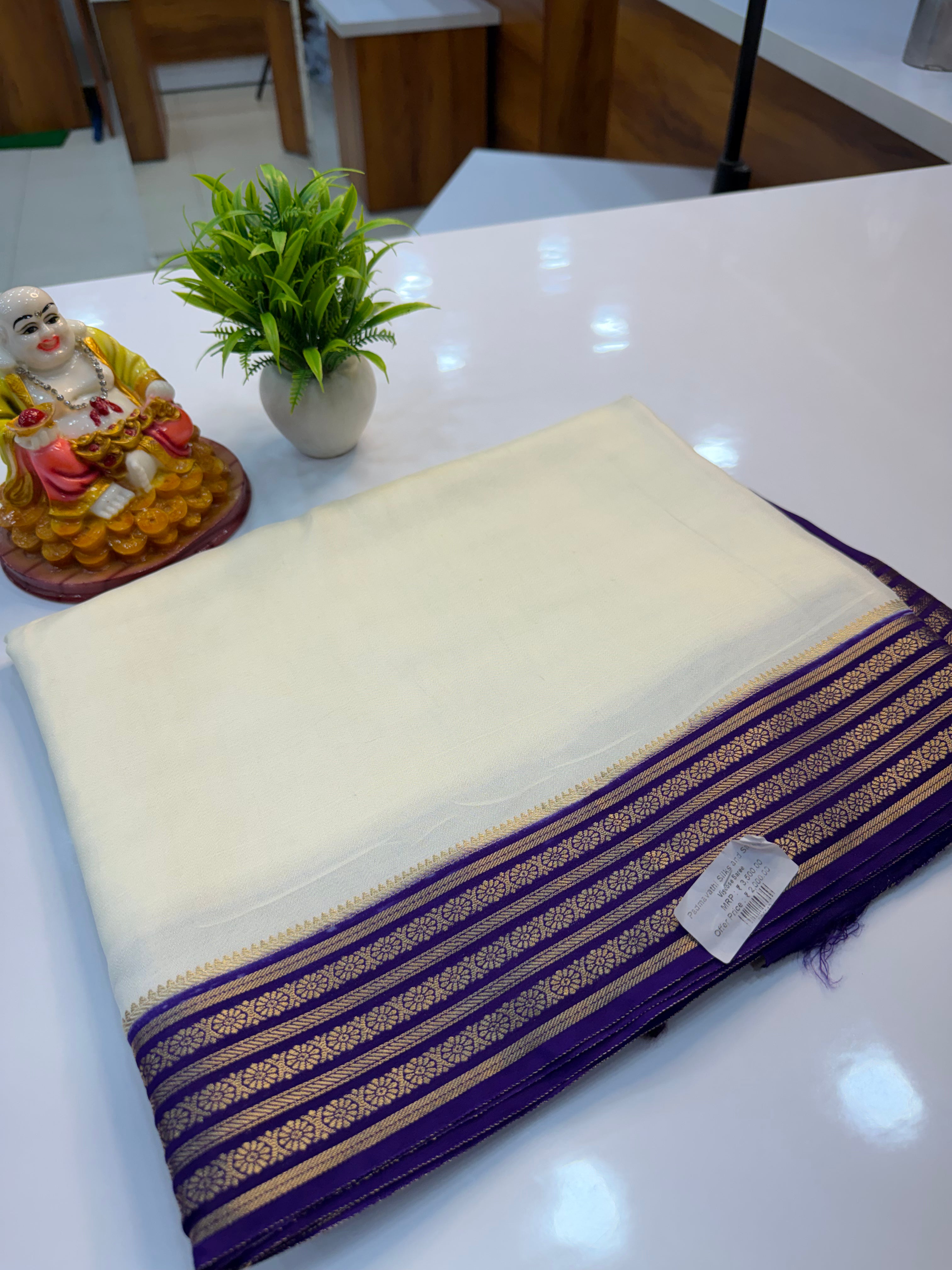 Premium Viscose Crepe Saree with Chit Pallu | Contrast Pallu & Blouse