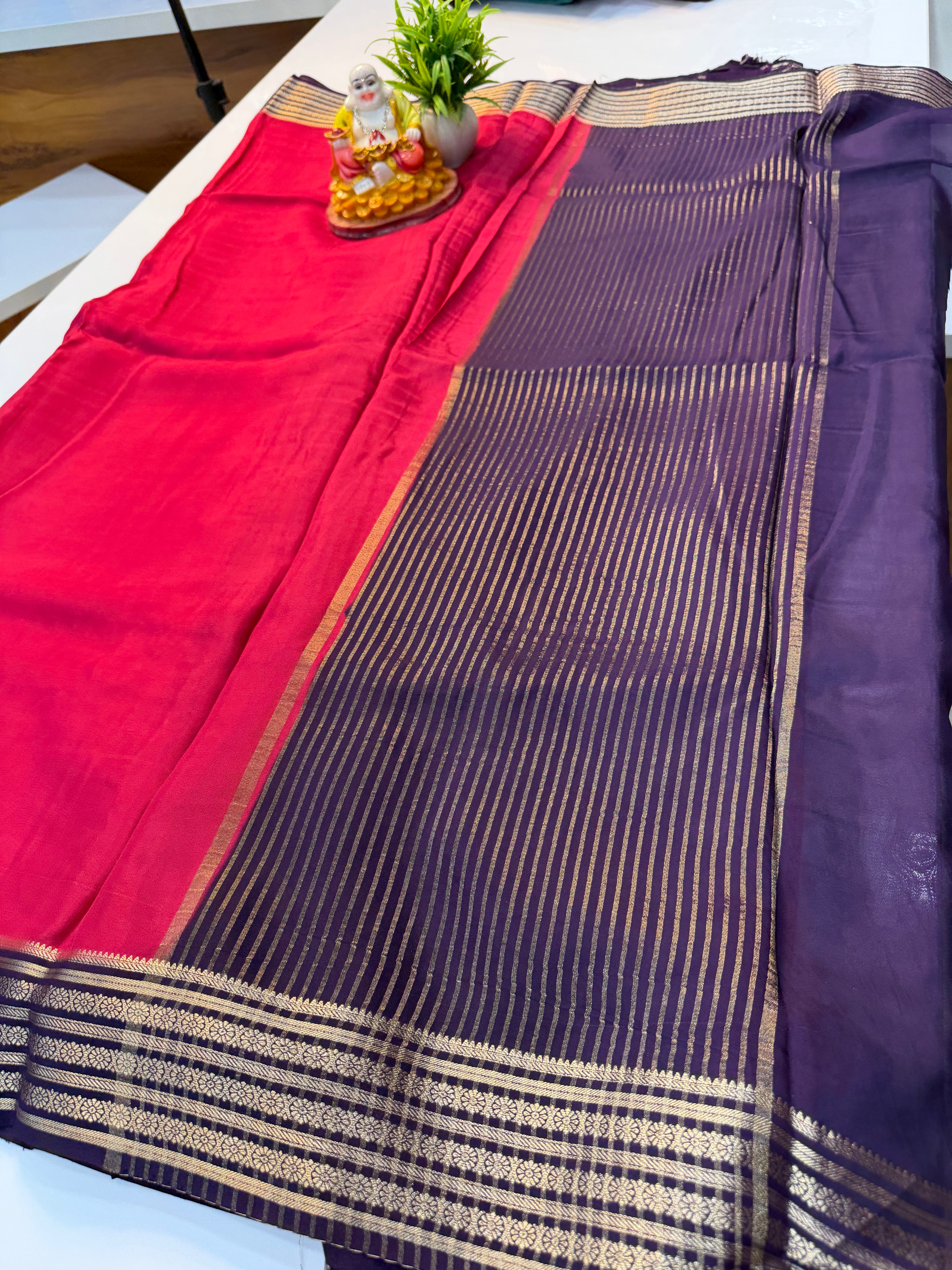 Premium Viscose Crepe Saree with Chit Pallu | Contrast Pallu & Blouse