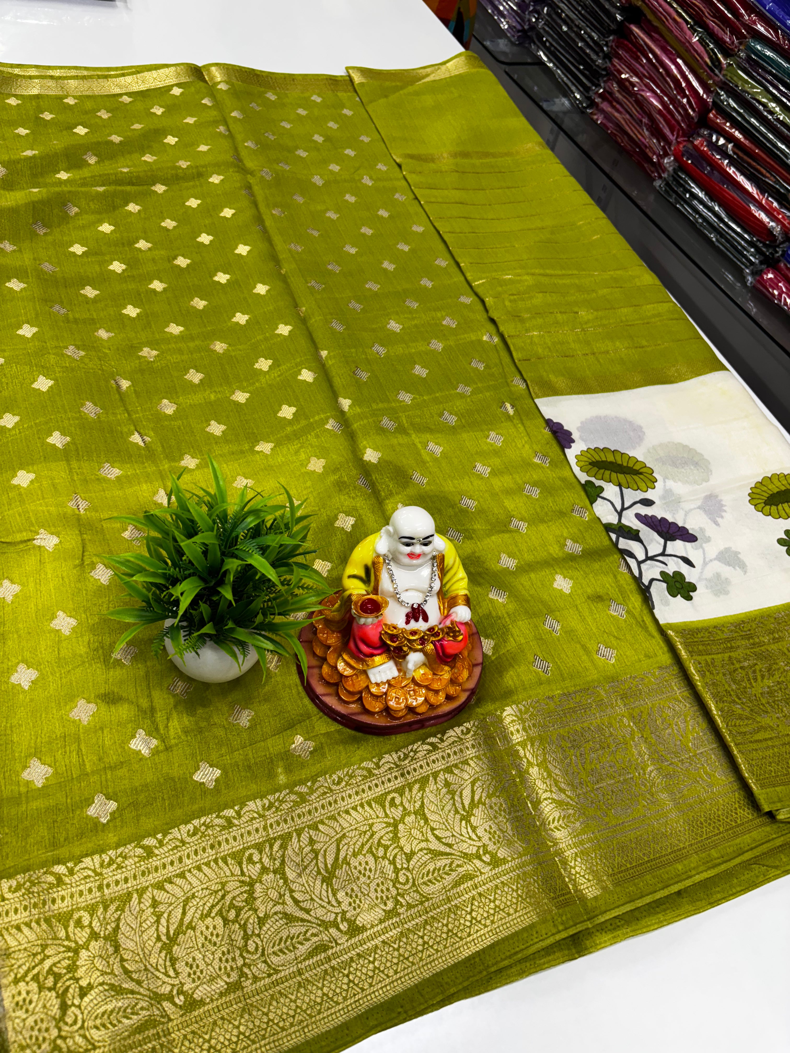 Dola Silk Saree with Elegant Flower Design & Butta Blouse