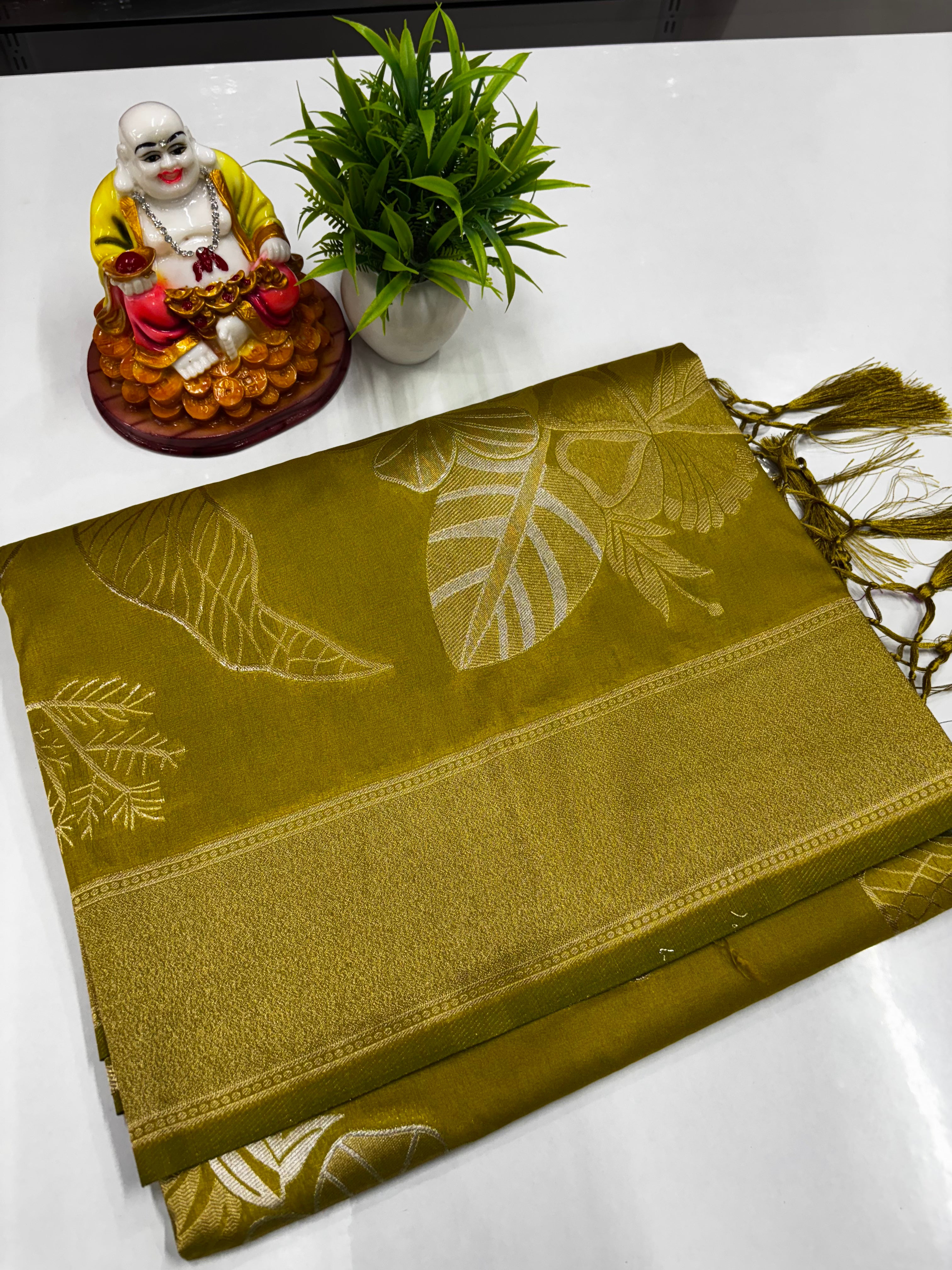 Elegant Satin Floral Saree with Rich Pallu — Premium Padsmavathi Silks & Sarees