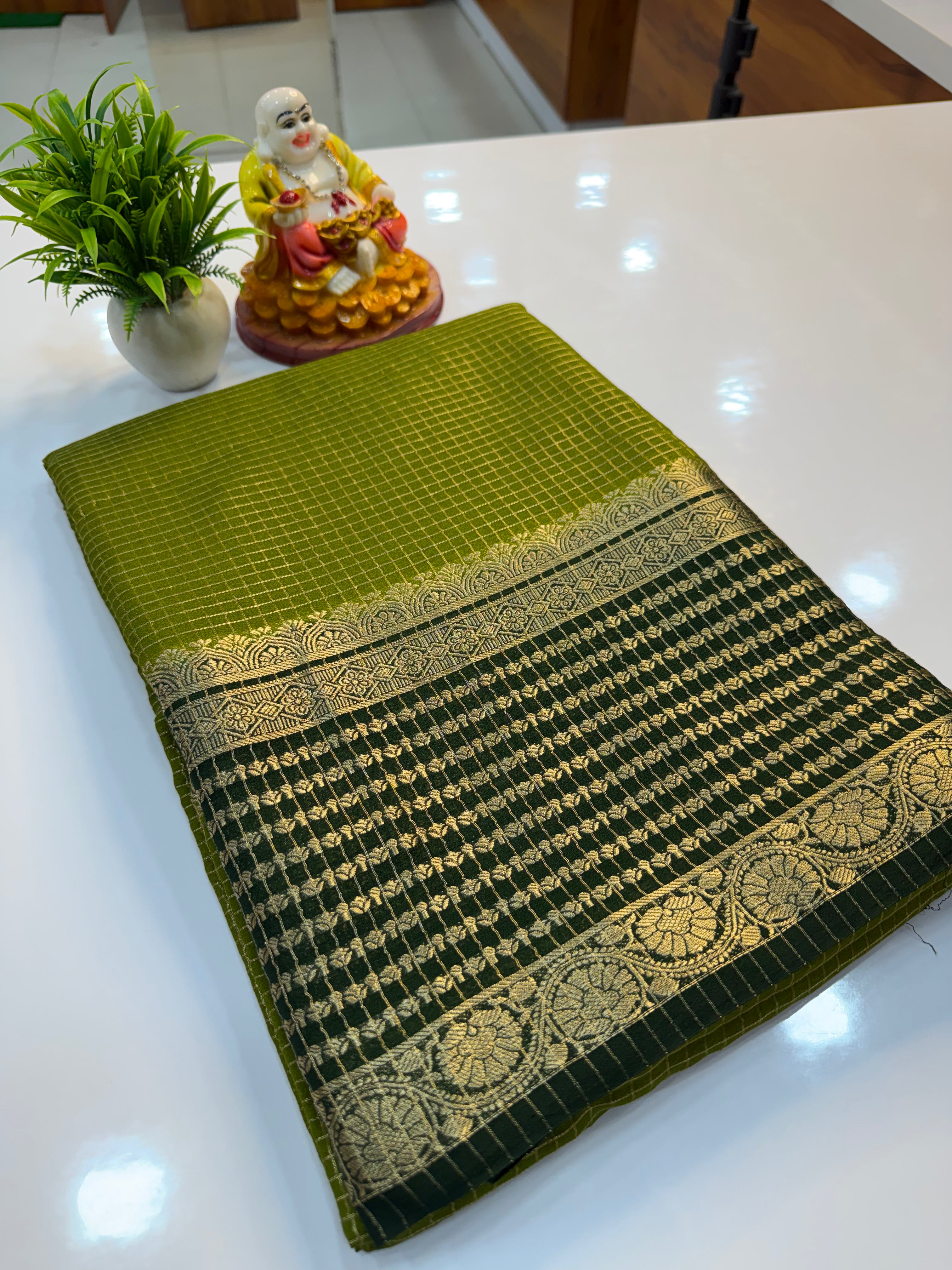 Premium Mysore Crepe Silk Saree with Checks & Rich Pallu…