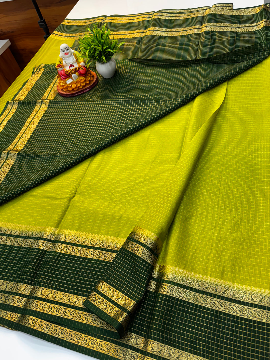 Premium Mysore Crepe Silk Saree with Checks Pattern & Bentex Border