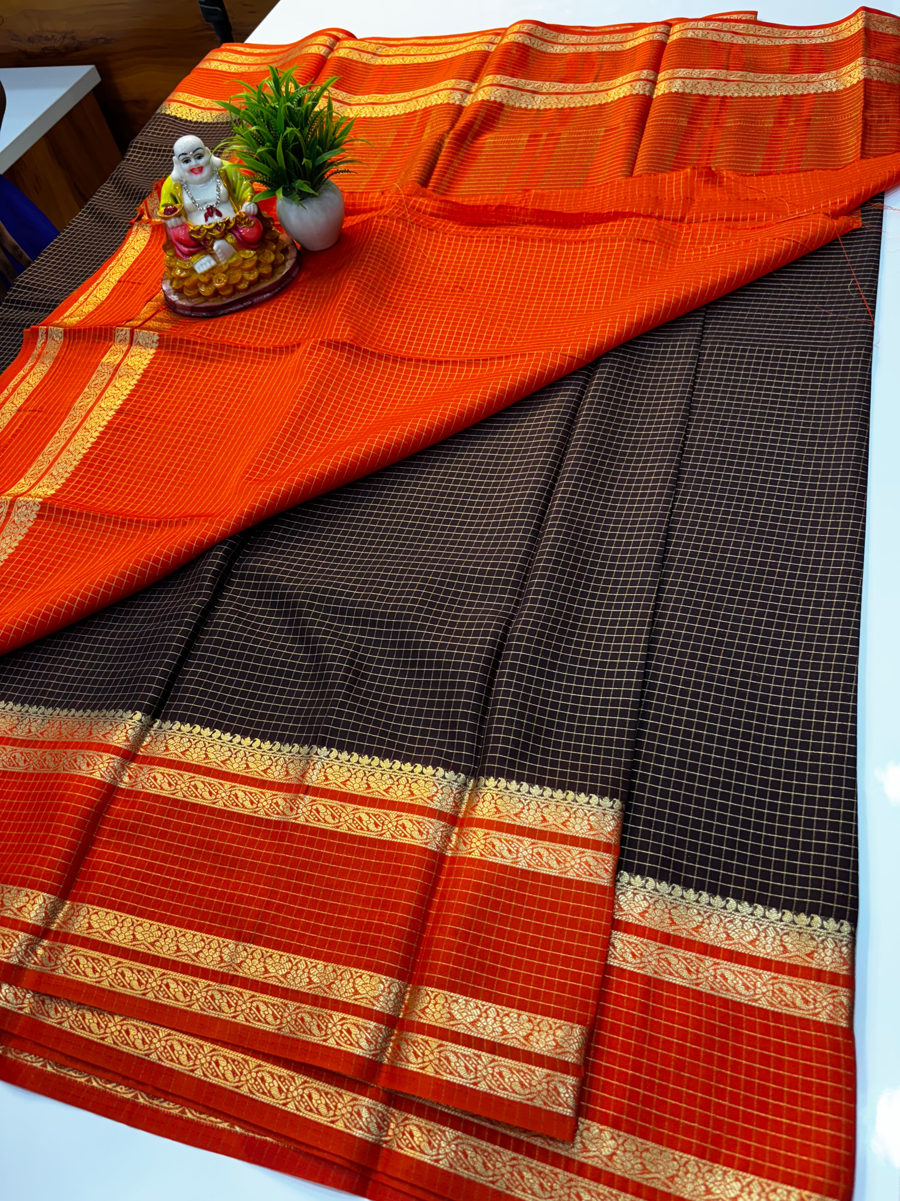 Premium Mysore Crepe Silk Saree with Checks Pattern & Bentex Border