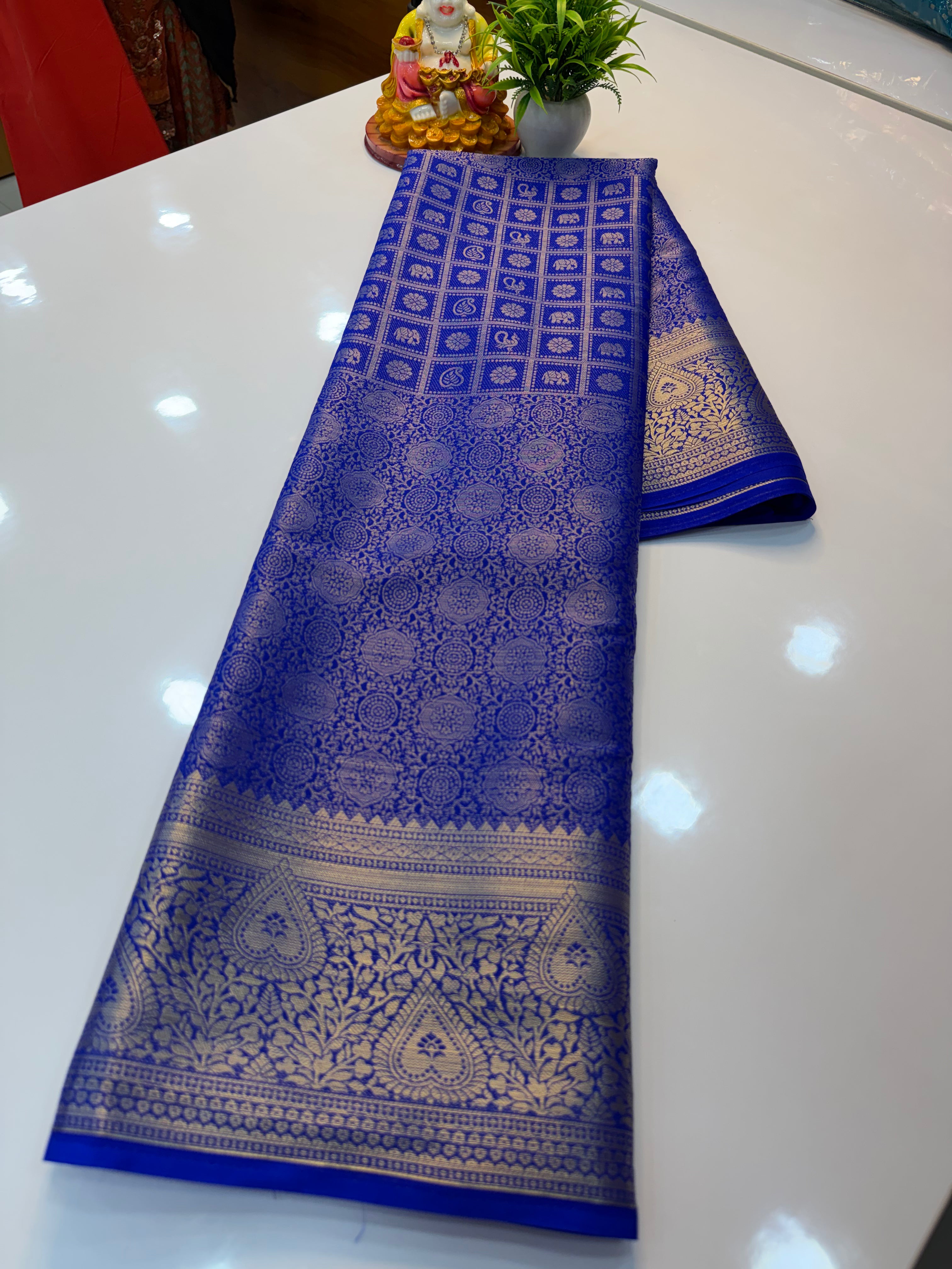 Premium Chiffon Saree with Brocade, Peacock Design, Rich Pallu & Brocade Blouse…
