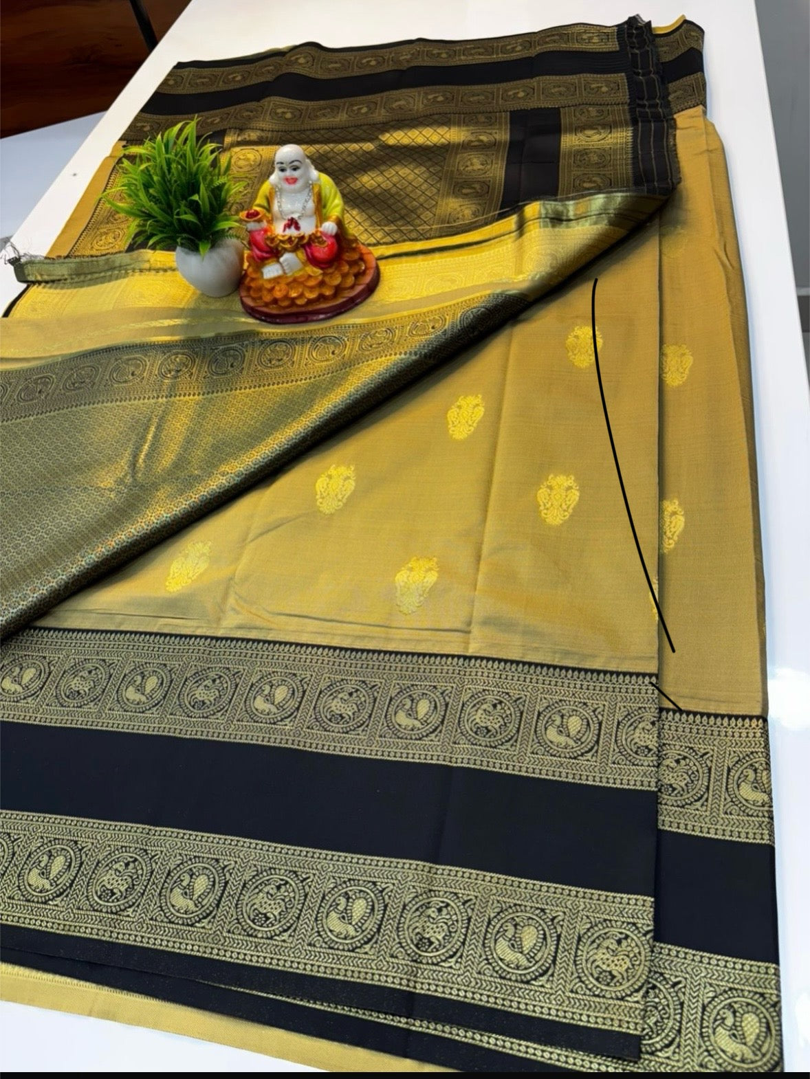 🦚 Premium Semi Silk Saree with Ganda Berunda Design & Rich Pallu 🦚