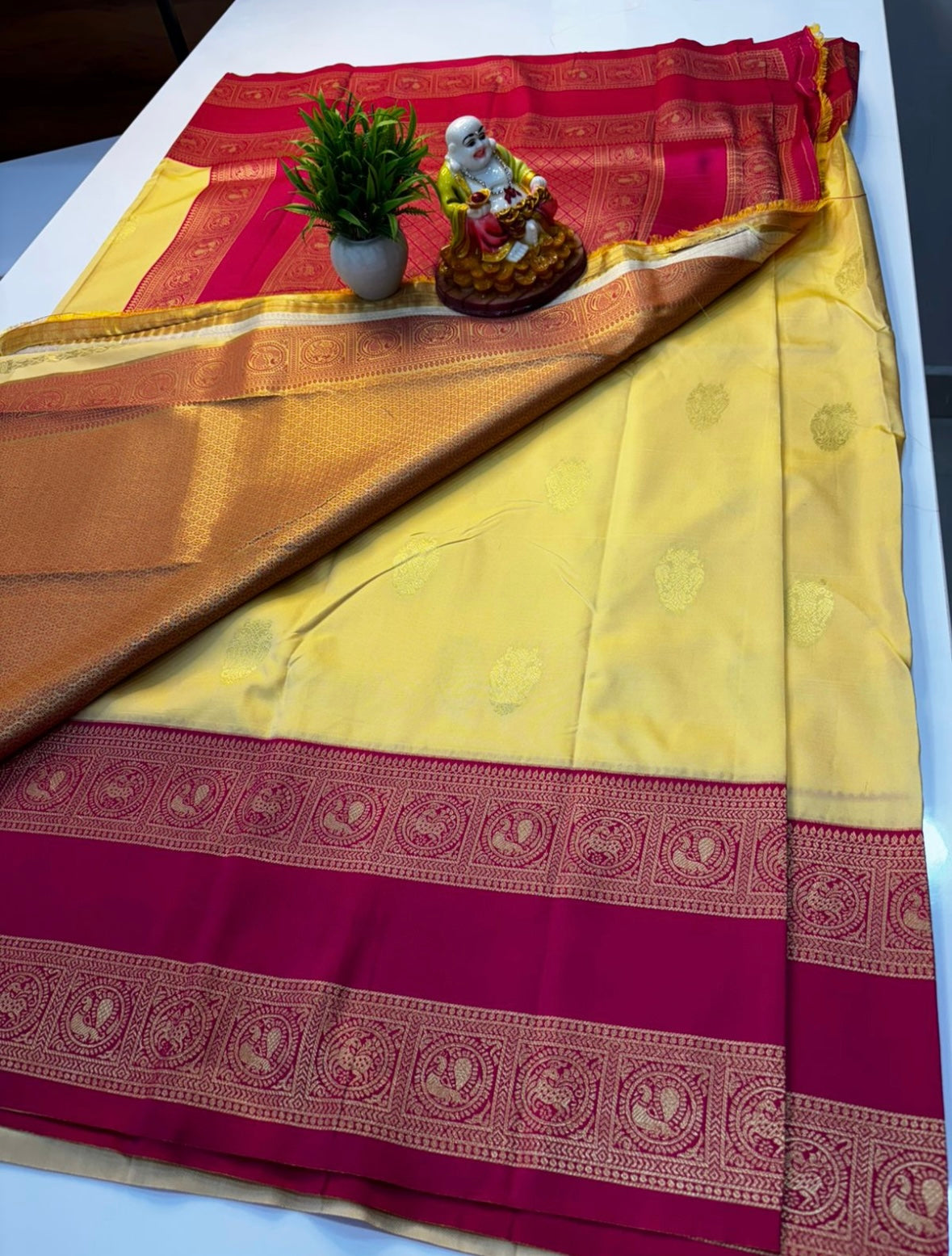 🦚 Premium Semi Silk Saree with Ganda Berunda Design & Rich Pallu 🦚