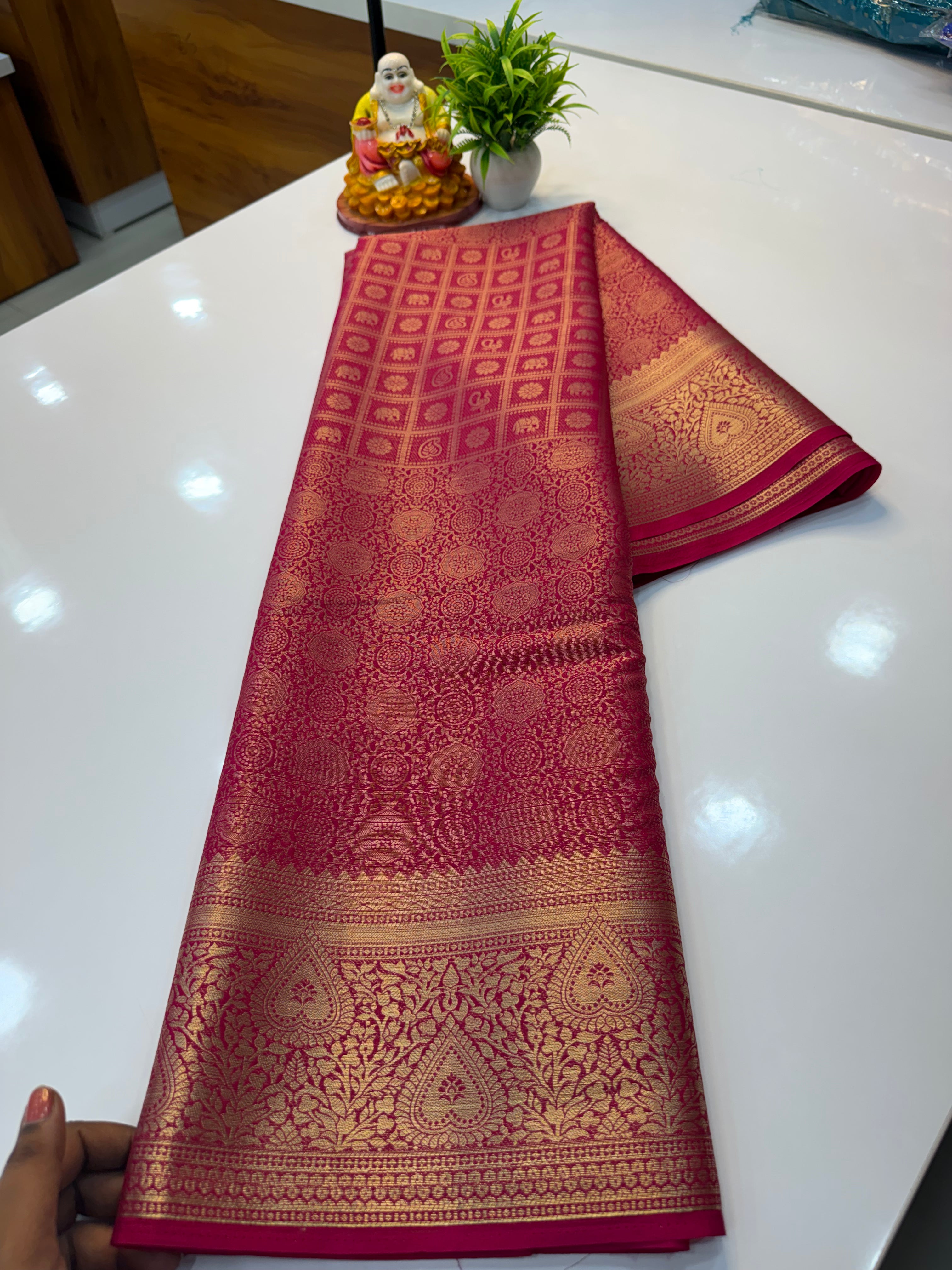 Premium Chiffon Saree with Brocade, Peacock Design, Rich Pallu & Brocade Blouse…