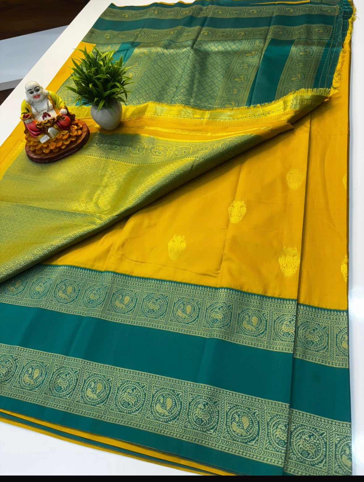 🦚 Premium Semi Silk Saree with Ganda Berunda Design & Rich Pallu 🦚