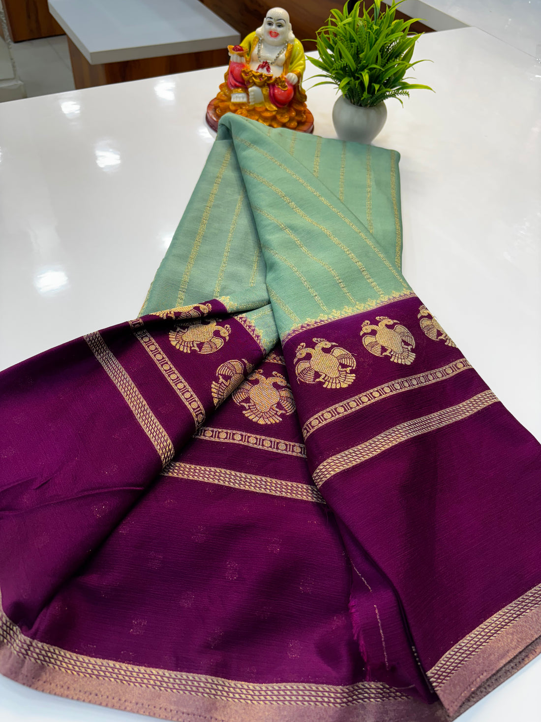 Premium Wrinkle Crepe Silk Saree with Ganda Berunda Design