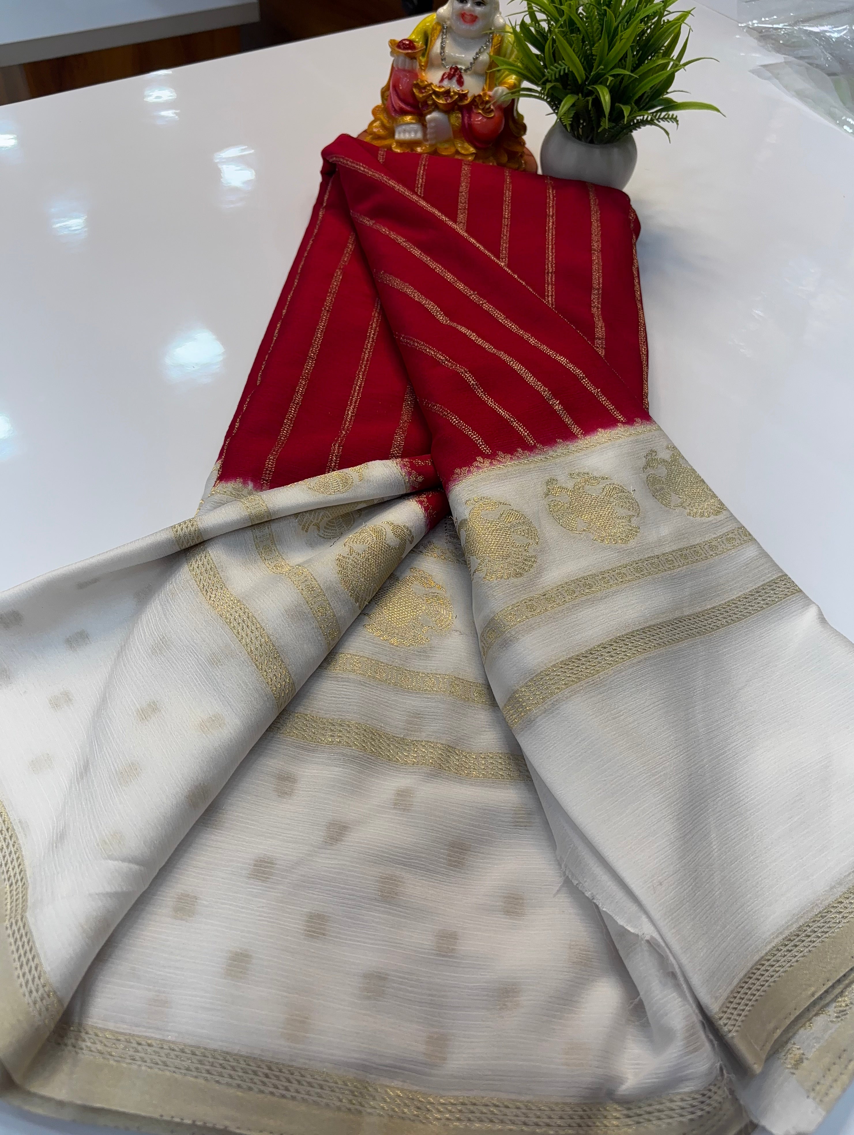 Premium Wrinkle Crepe Silk Saree with Ganda Berunda Design