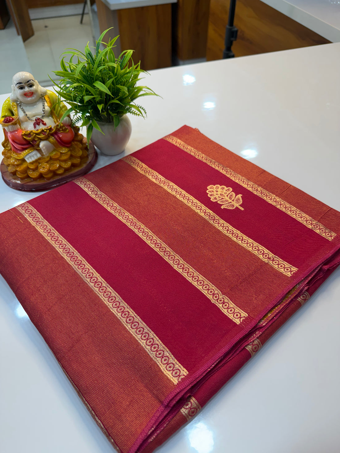 Premium Semi Viscose Saree with Rich Pallu & Butta Blouse…