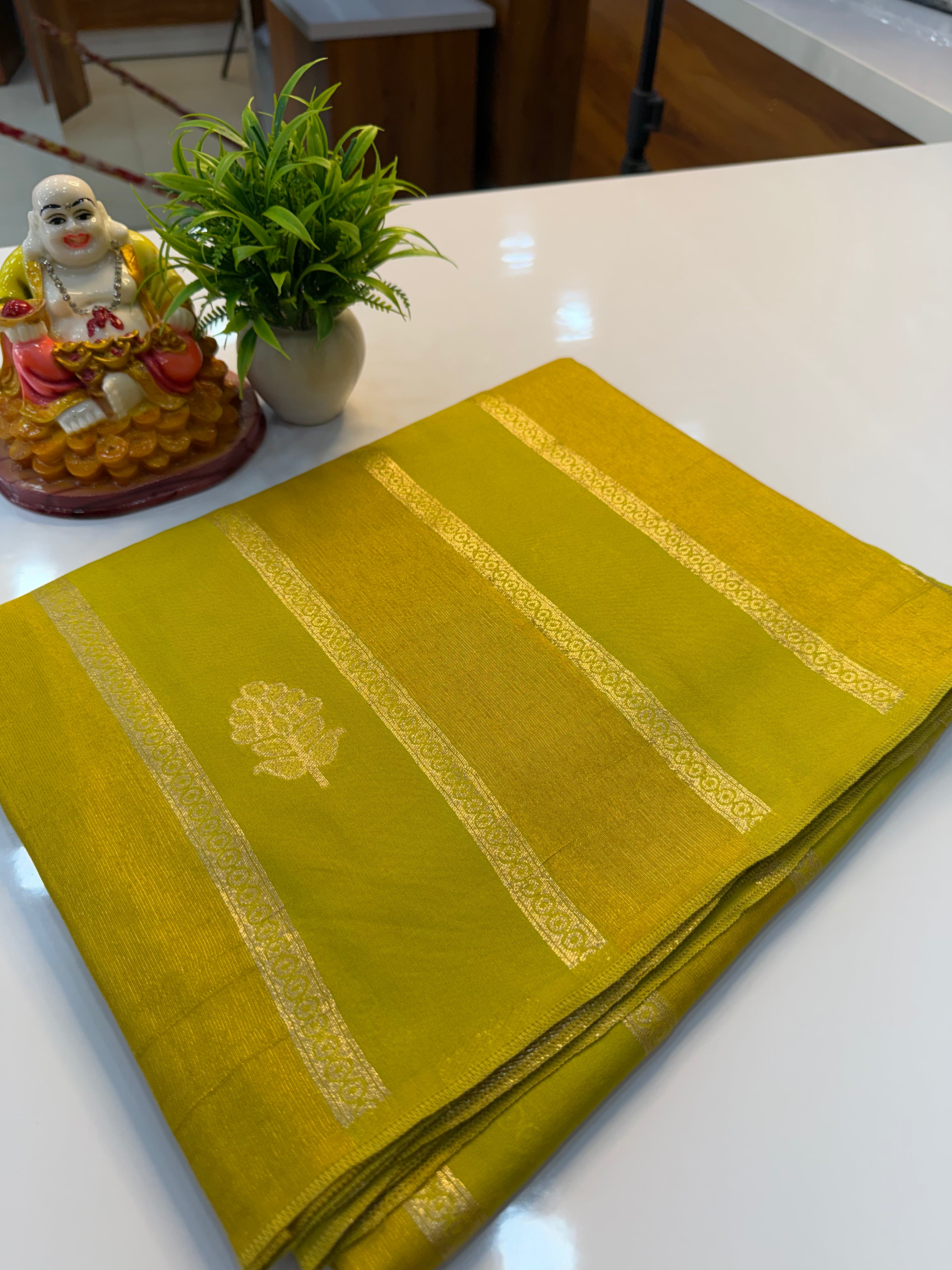 Premium Semi Viscose Saree with Rich Pallu & Butta Blouse…